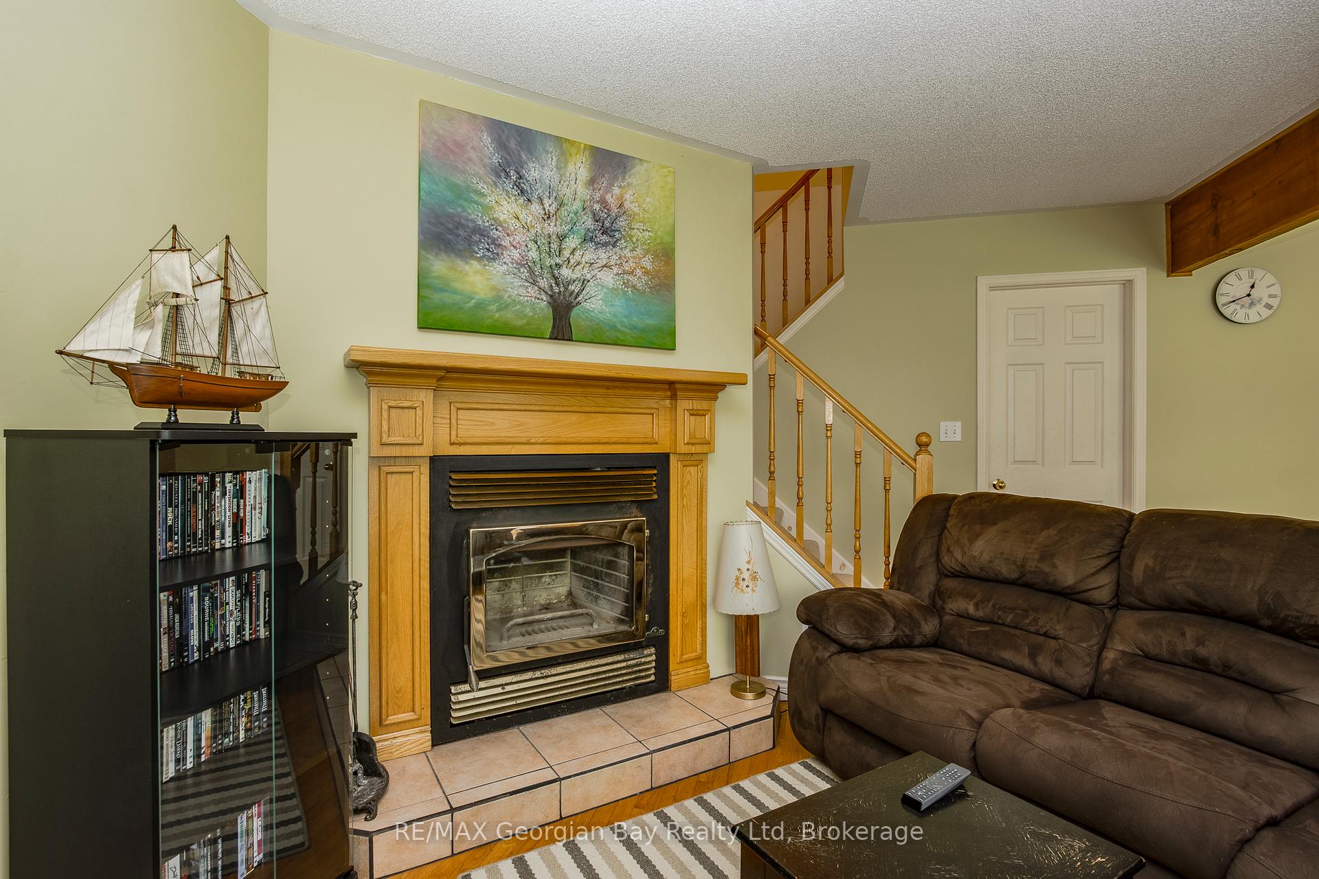 2 Ridout Court, Tiny — photo 4 of 5