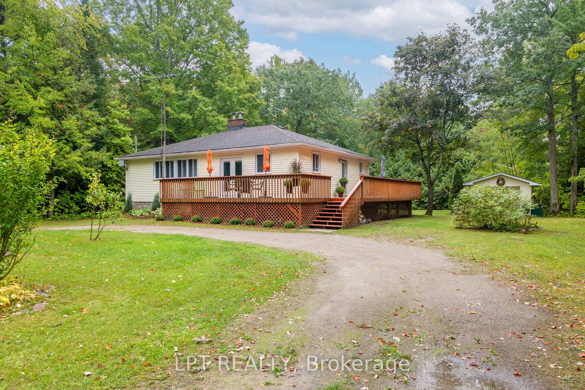 34 Staglir Drive, Tiny, ON L9M 0H2 — Tiny, Ontario