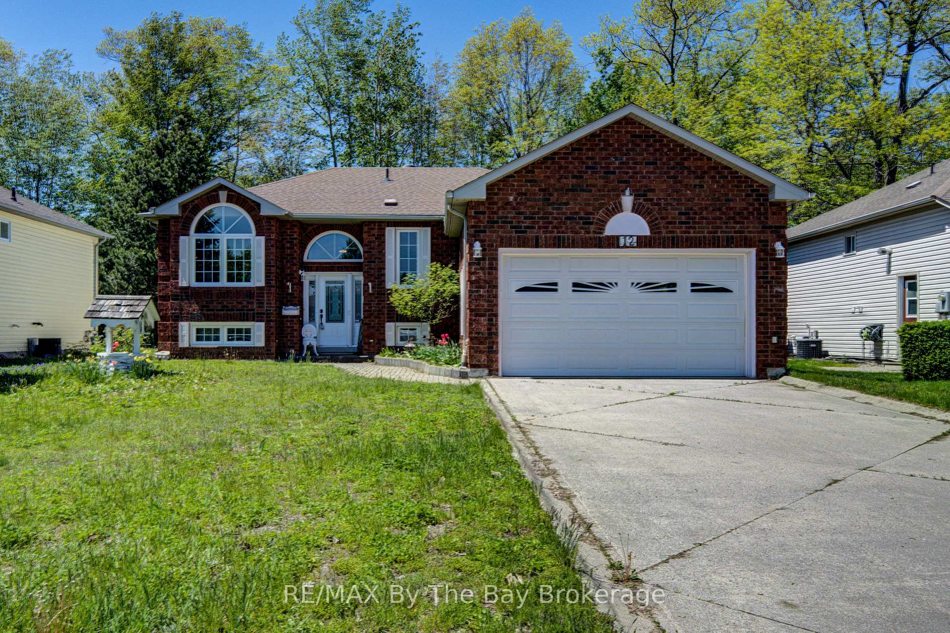 12 Silver Birch Avenue, Wasaga Beach, ON L9Z 1B7 — Wasaga Beach, Ontario