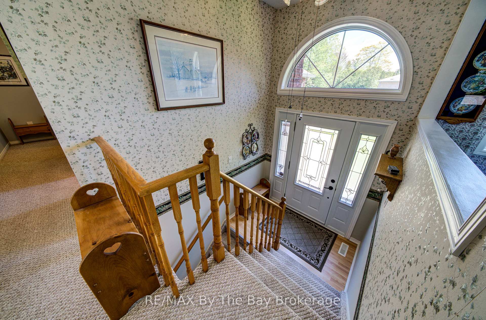 12 Silver Birch Avenue, Wasaga Beach — photo 2 of 5