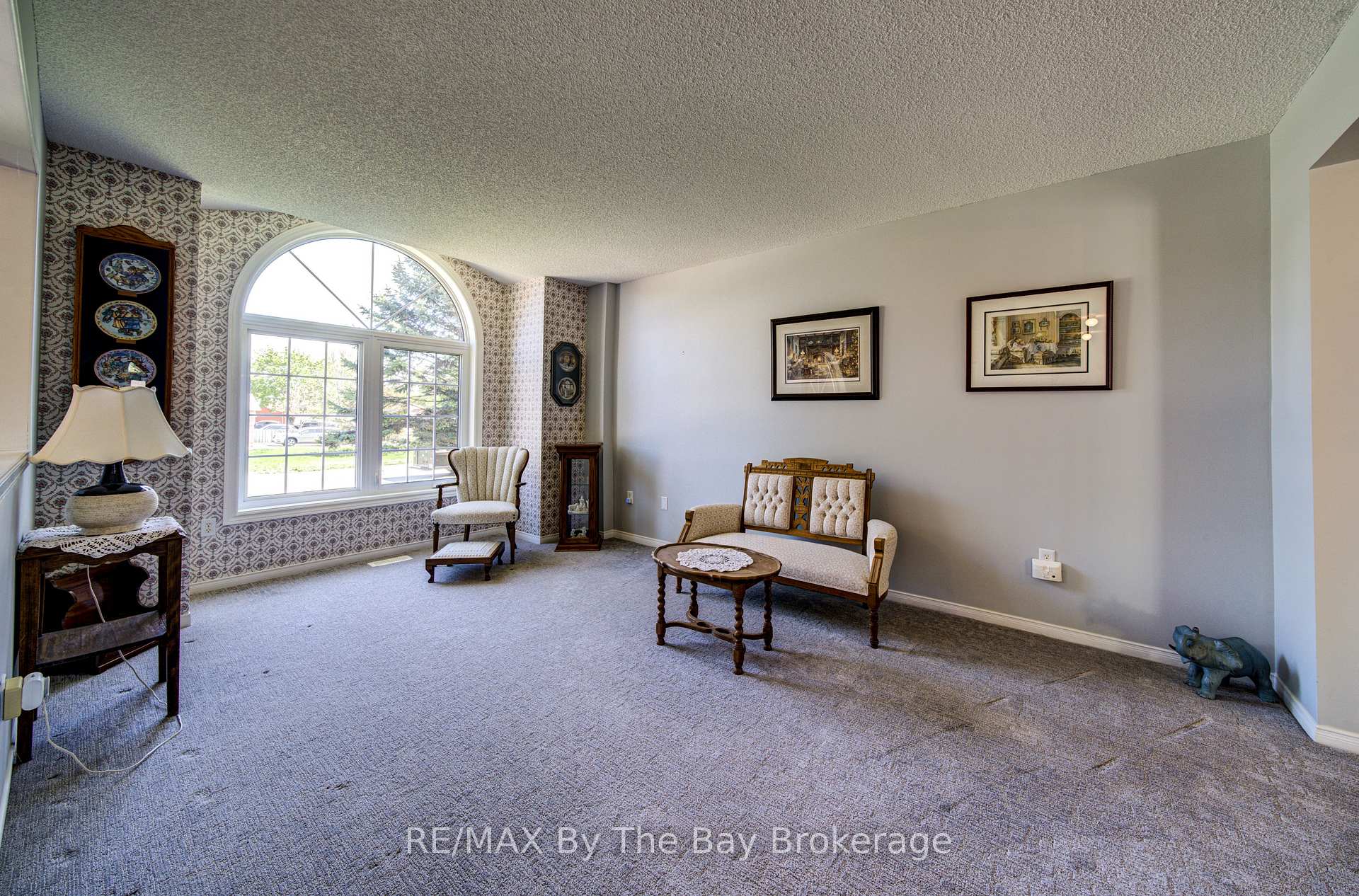 12 Silver Birch Avenue, Wasaga Beach — photo 3 of 5