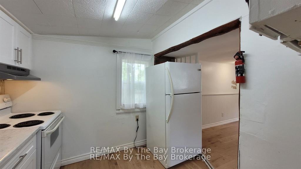 23 Glen Street, Wasaga Beach — photo 4 of 5