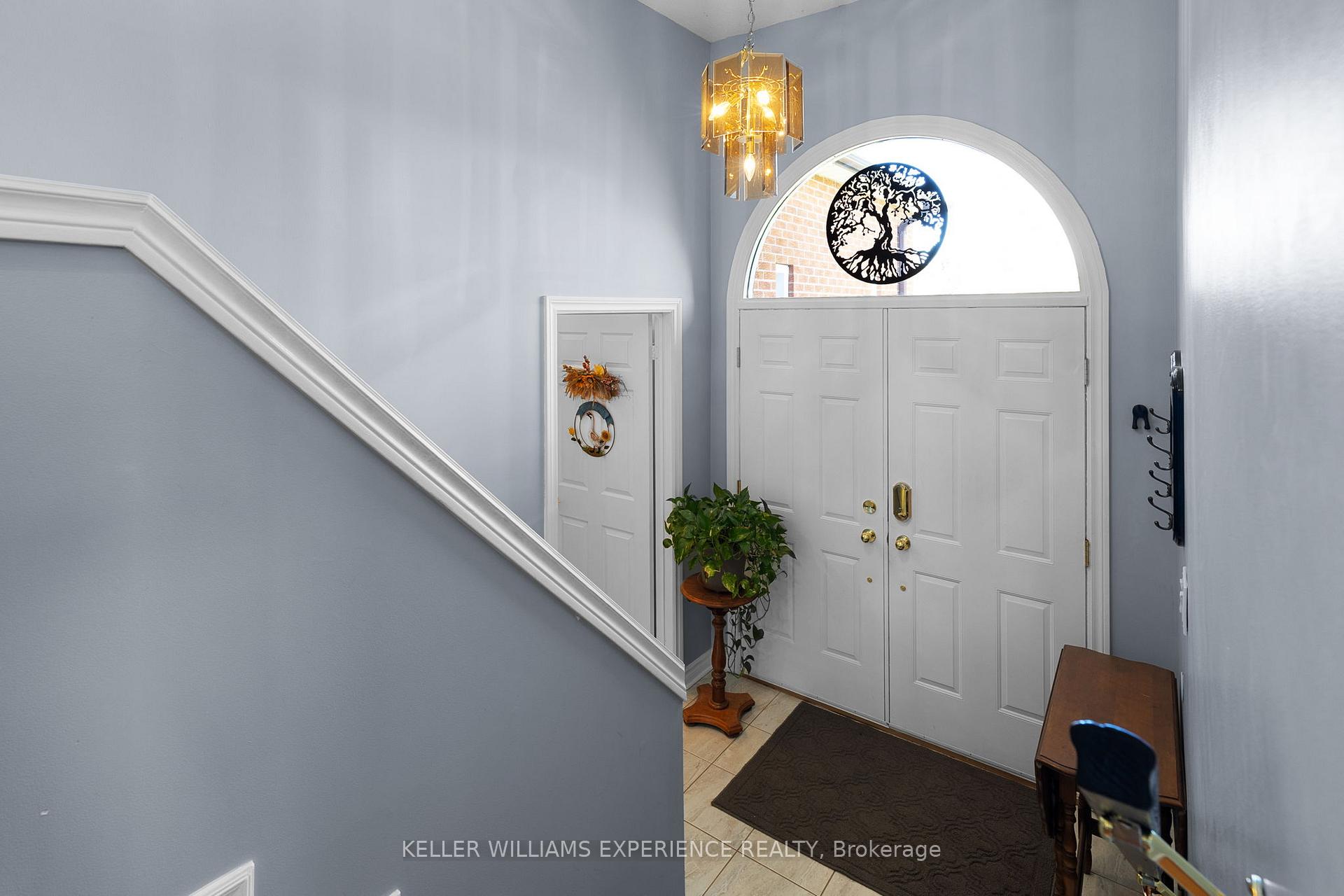 4 Campbell Avenue, Oro-Medonte — photo 4 of 5