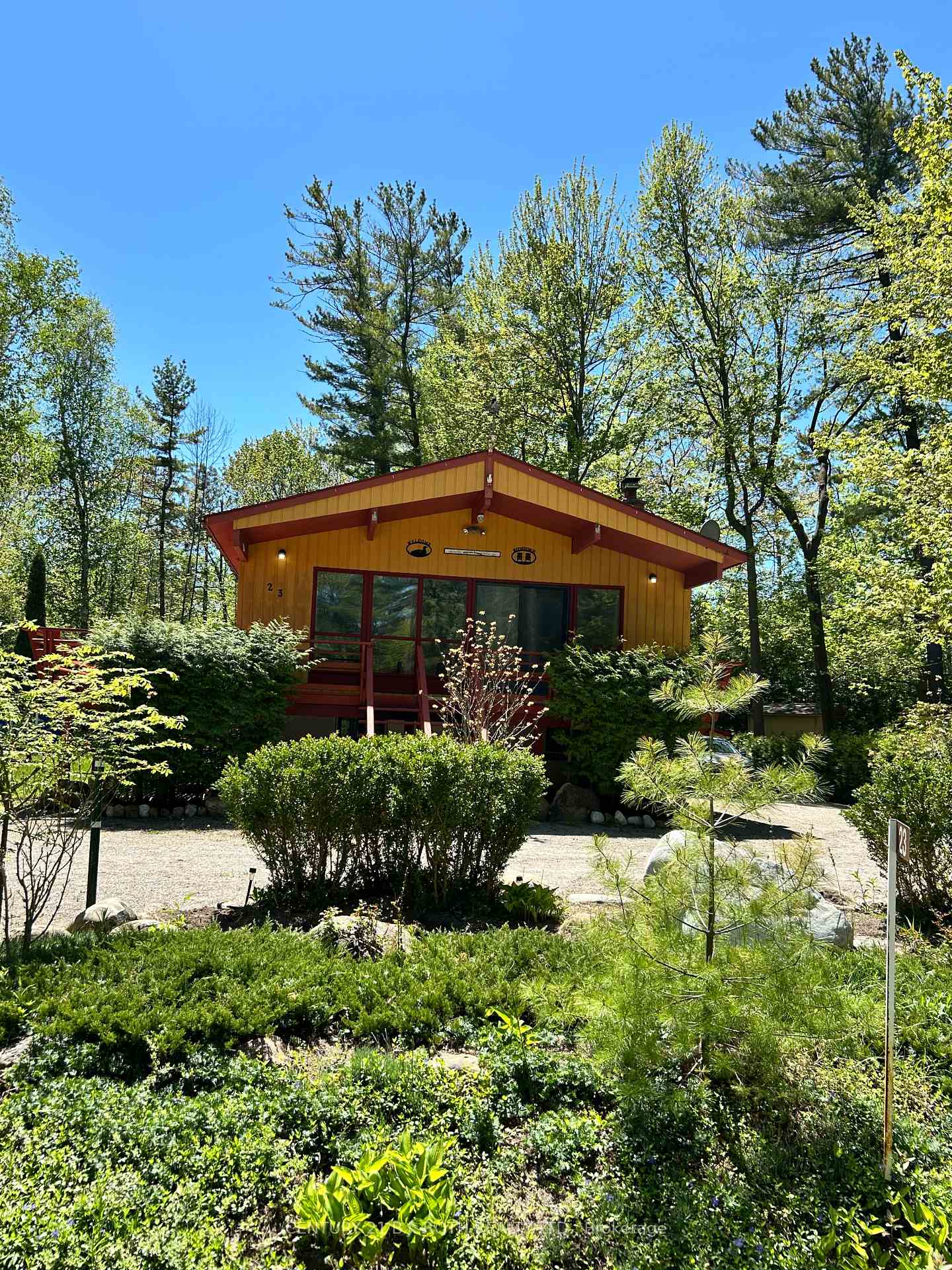 23 Victoria Avenue, Tiny — photo 3 of 5
