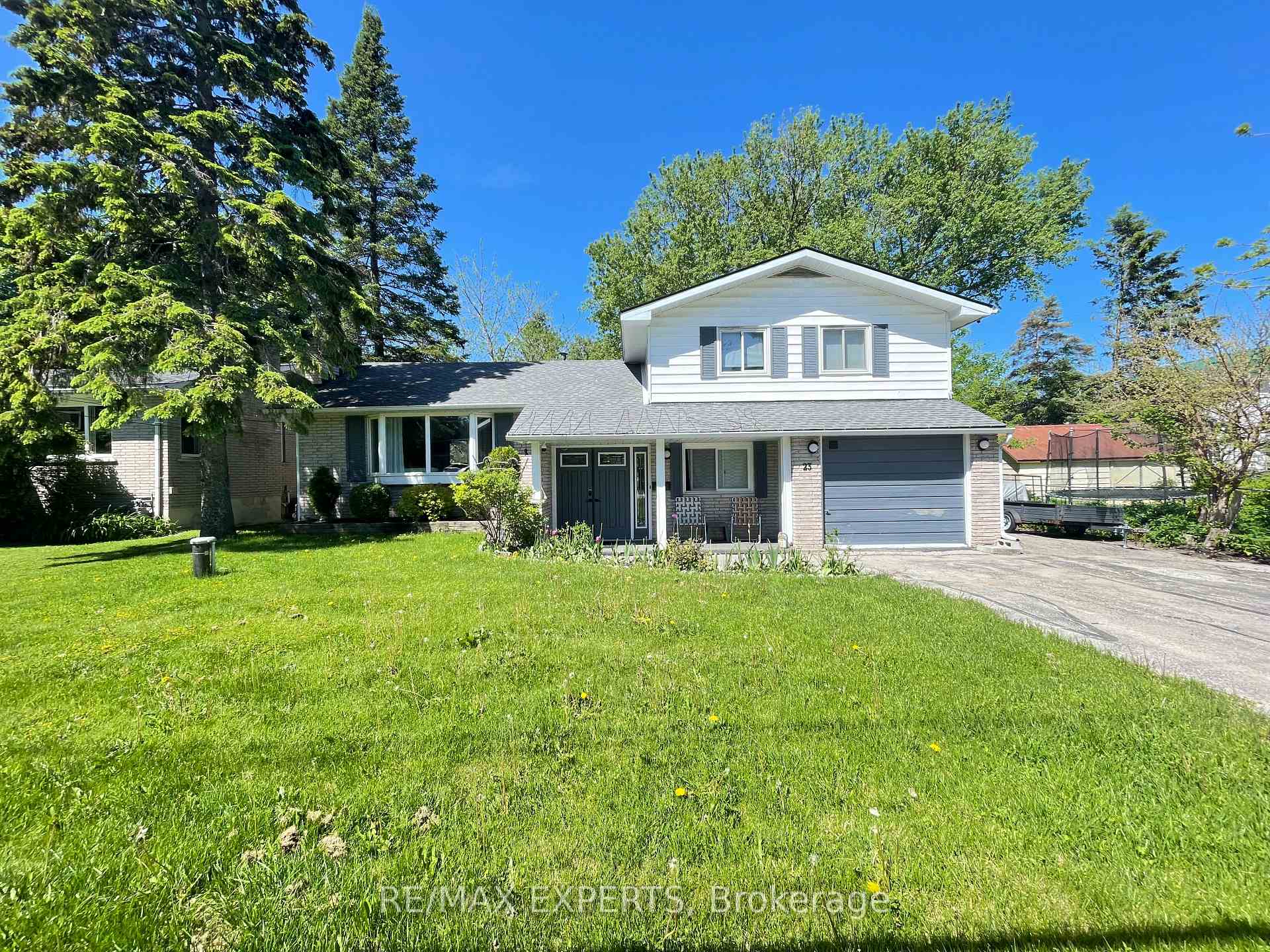 23 Townley Street Upper, Clearview, ON L0M 1P0 — Clearview, Ontario