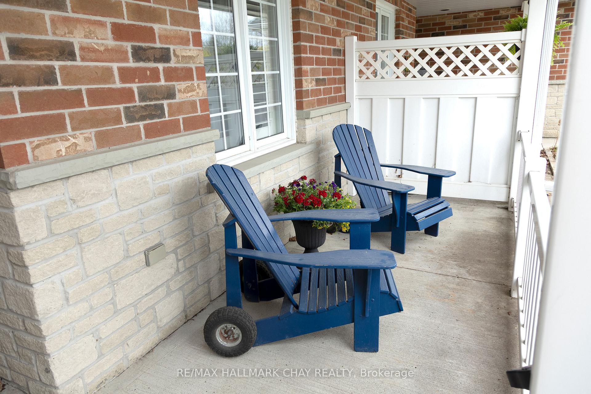 275 Huron Street 11, Clearview — photo 3 of 5