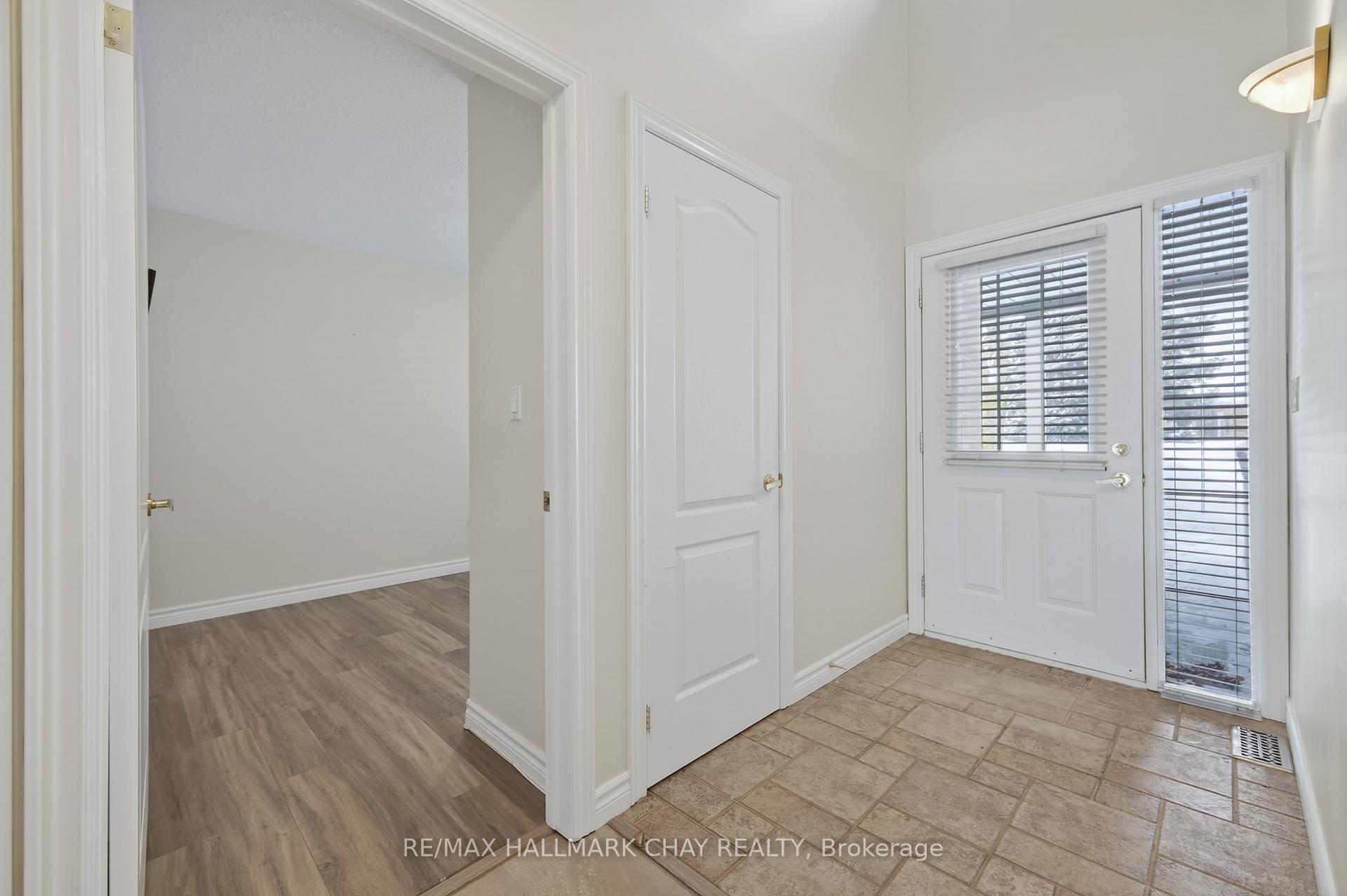 275 Huron Street 11, Clearview — photo 5 of 5