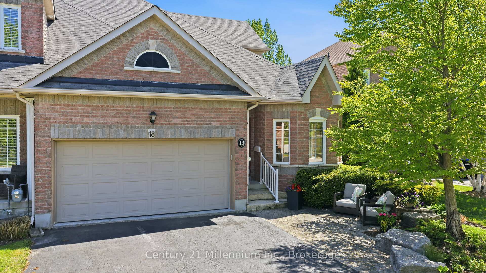 18 Thomas Drive, Collingwood — photo 4 of 5
