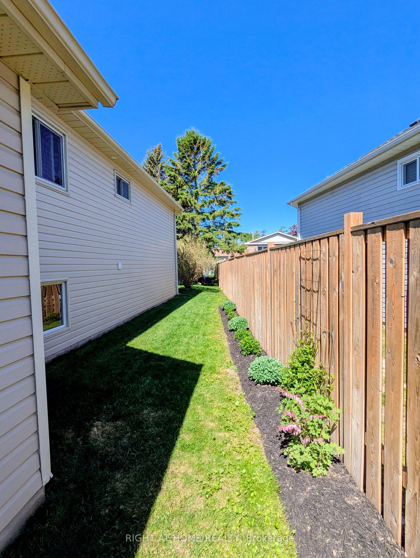22 Donald Crescent, Wasaga Beach — photo 5 of 5