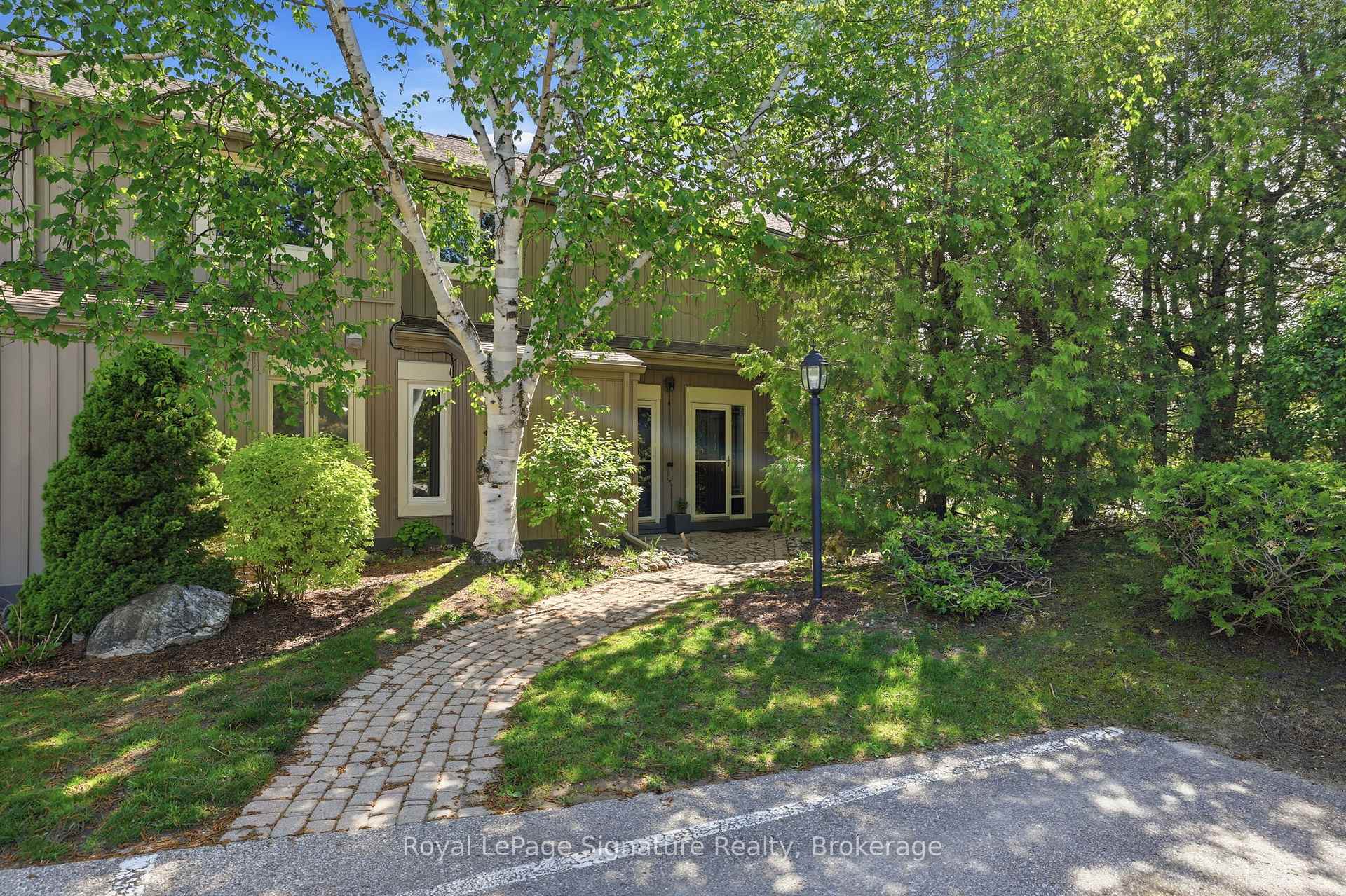585 Oxbow Crescent, Collingwood — photo 2 of 5