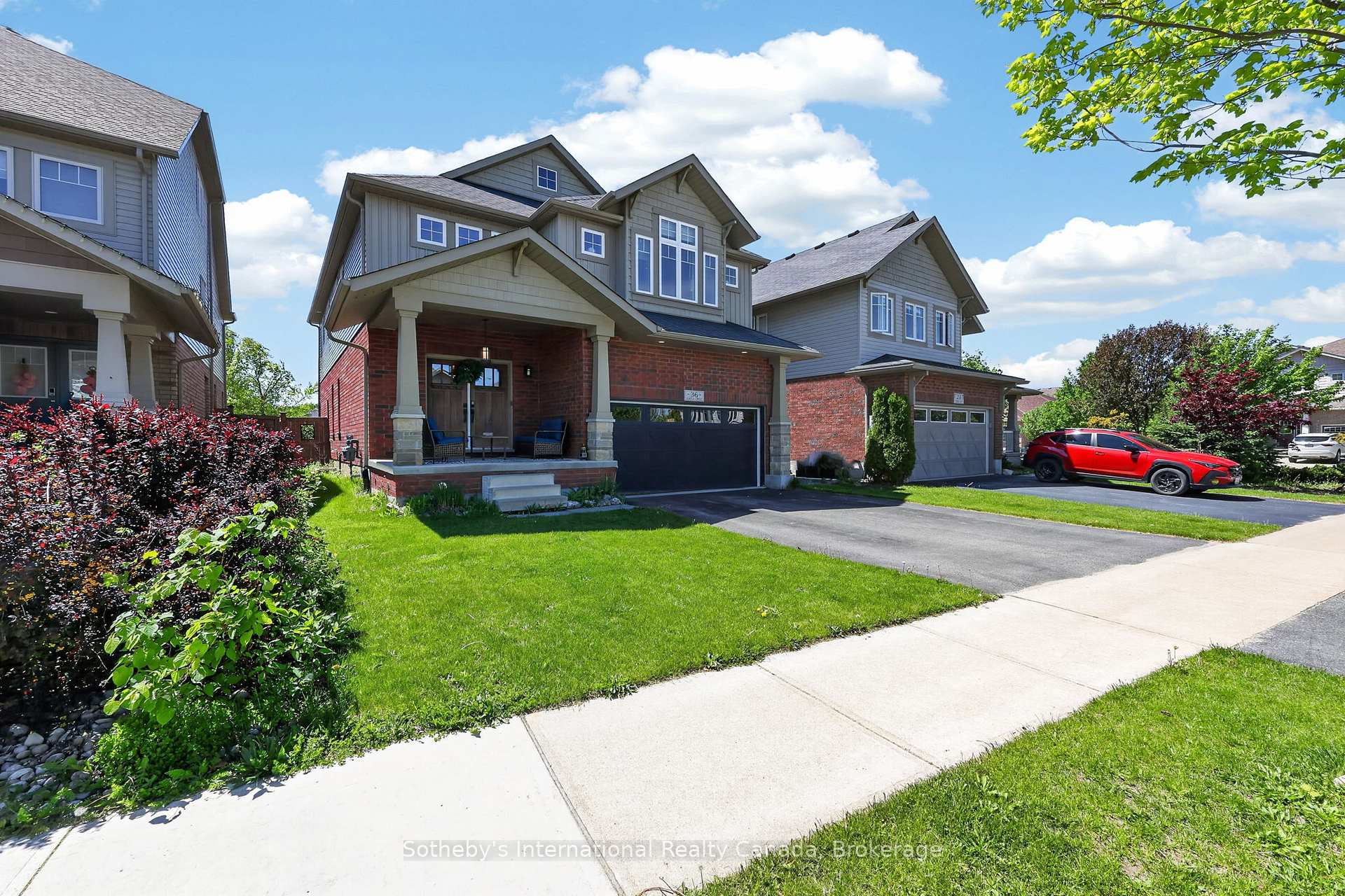 36 Kayla Crescent, Collingwood — photo 2 of 5