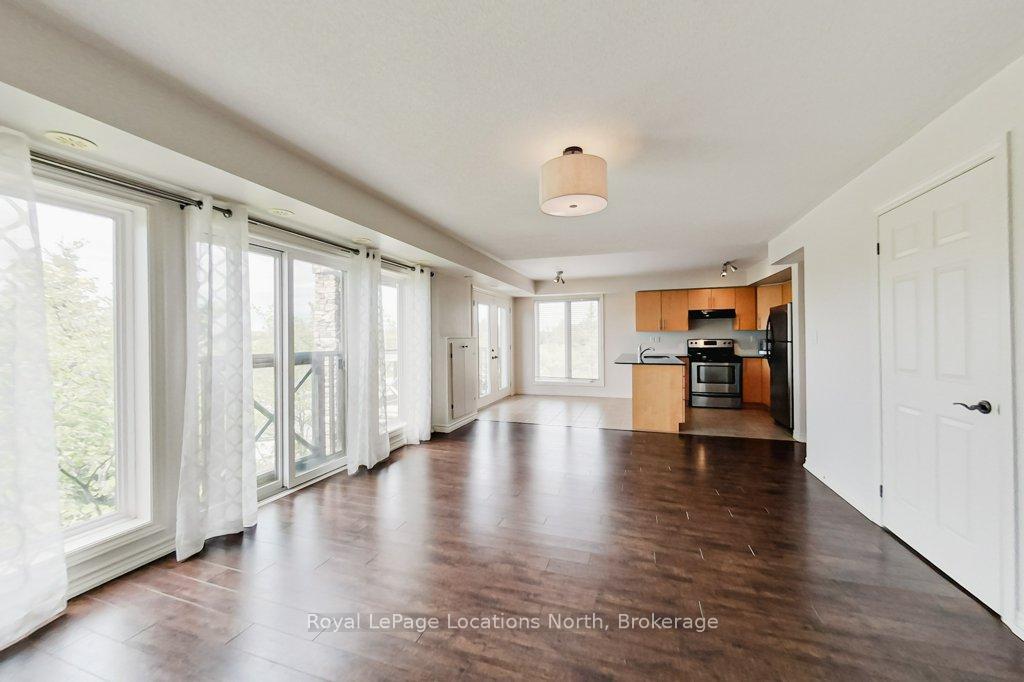 2 Joseph Trail 23, Collingwood — photo 4 of 5