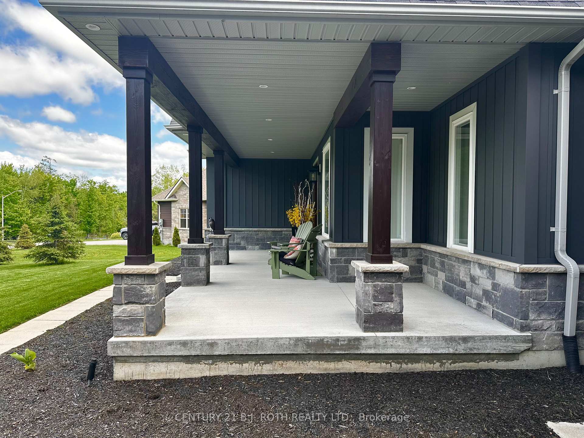 2228 Elana Drive, Severn — photo 2 of 5