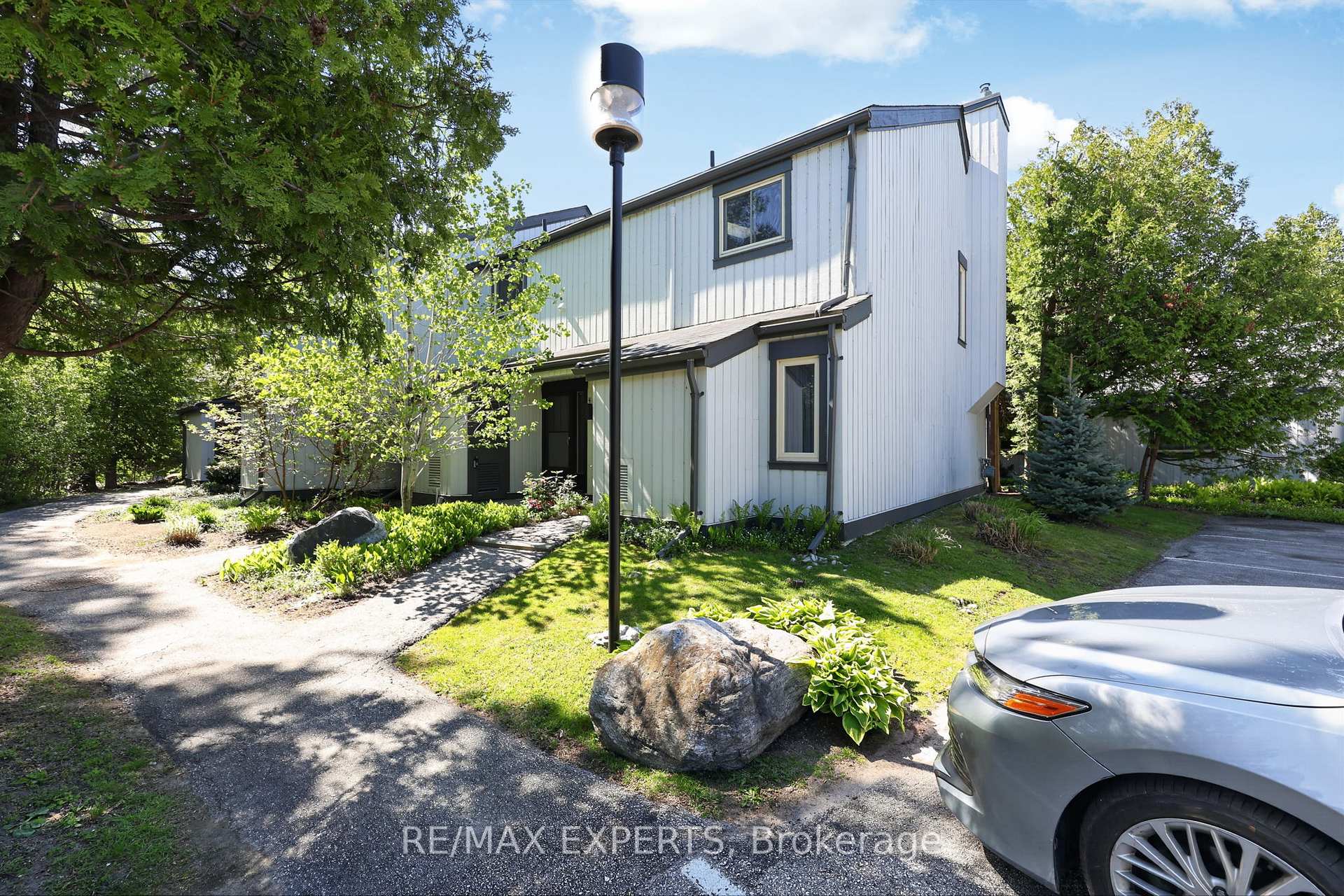 14 Dawson Drive 416, Collingwood — photo 2 of 5
