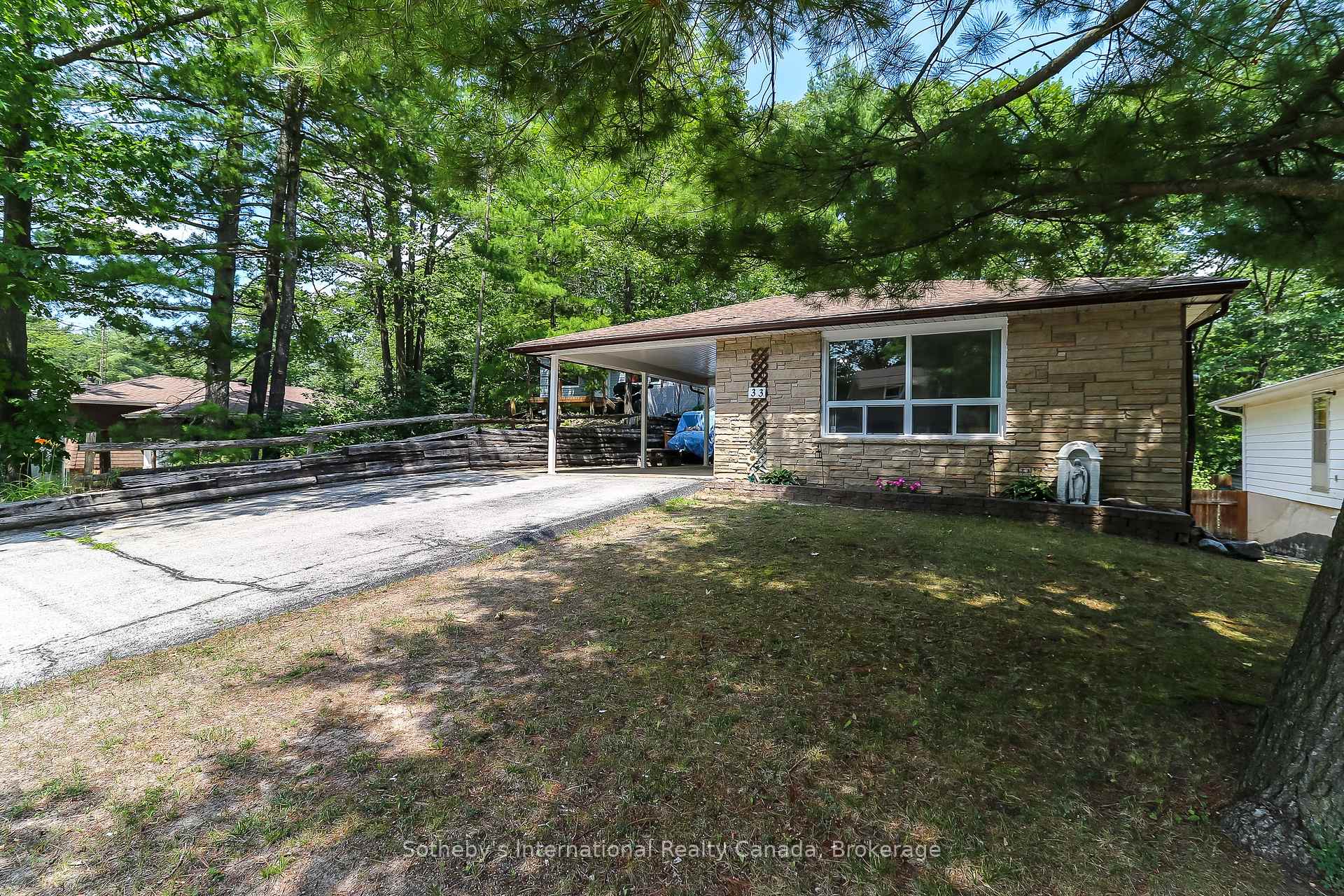 33 Parkwood Drive, Wasaga Beach — photo 2 of 5
