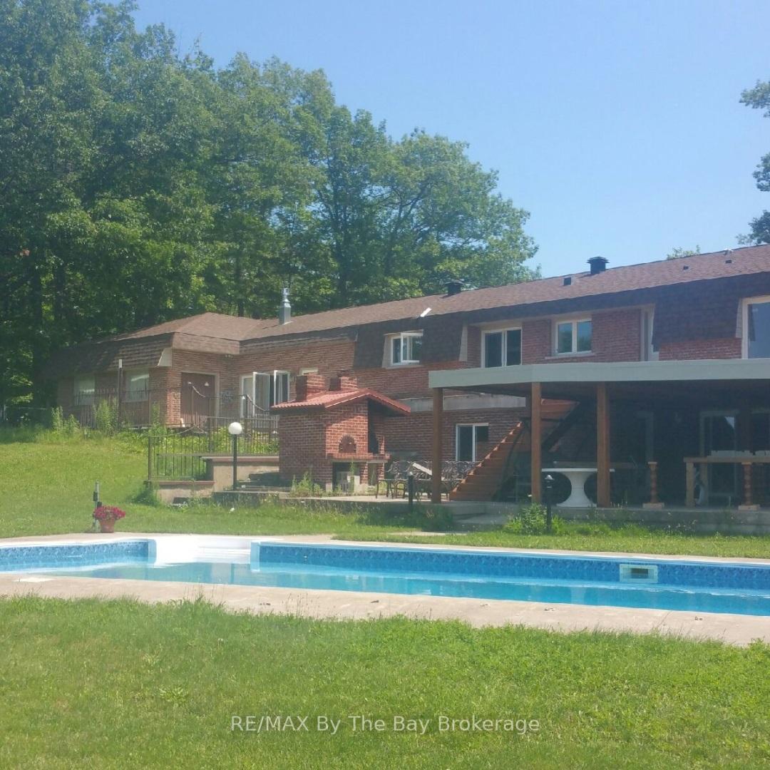 10 Edgewater Road, Wasaga Beach — photo 3 of 5