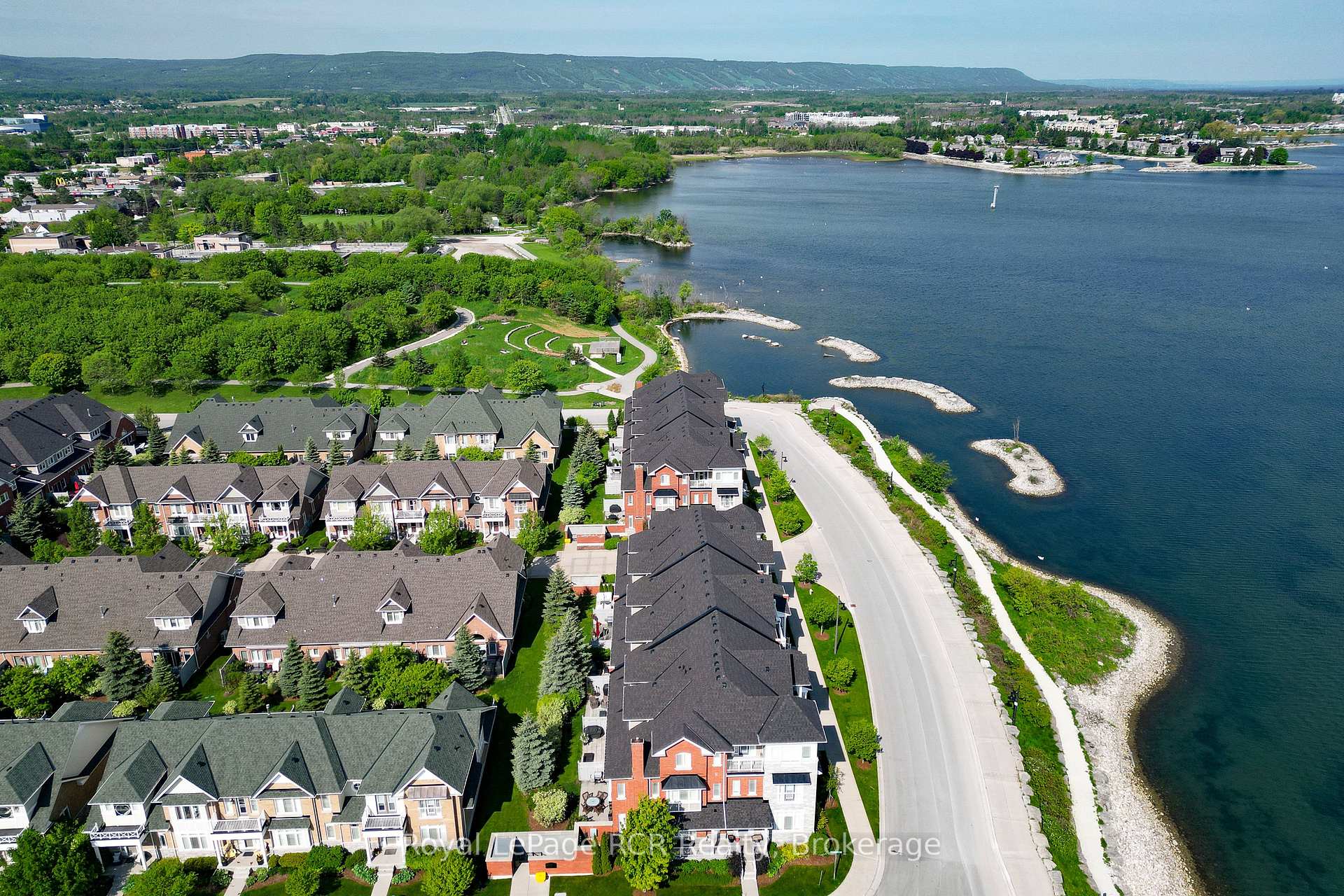 16 Wheelhouse Crescent, Collingwood, ON L9Y 0J9 — Collingwood, Ontario