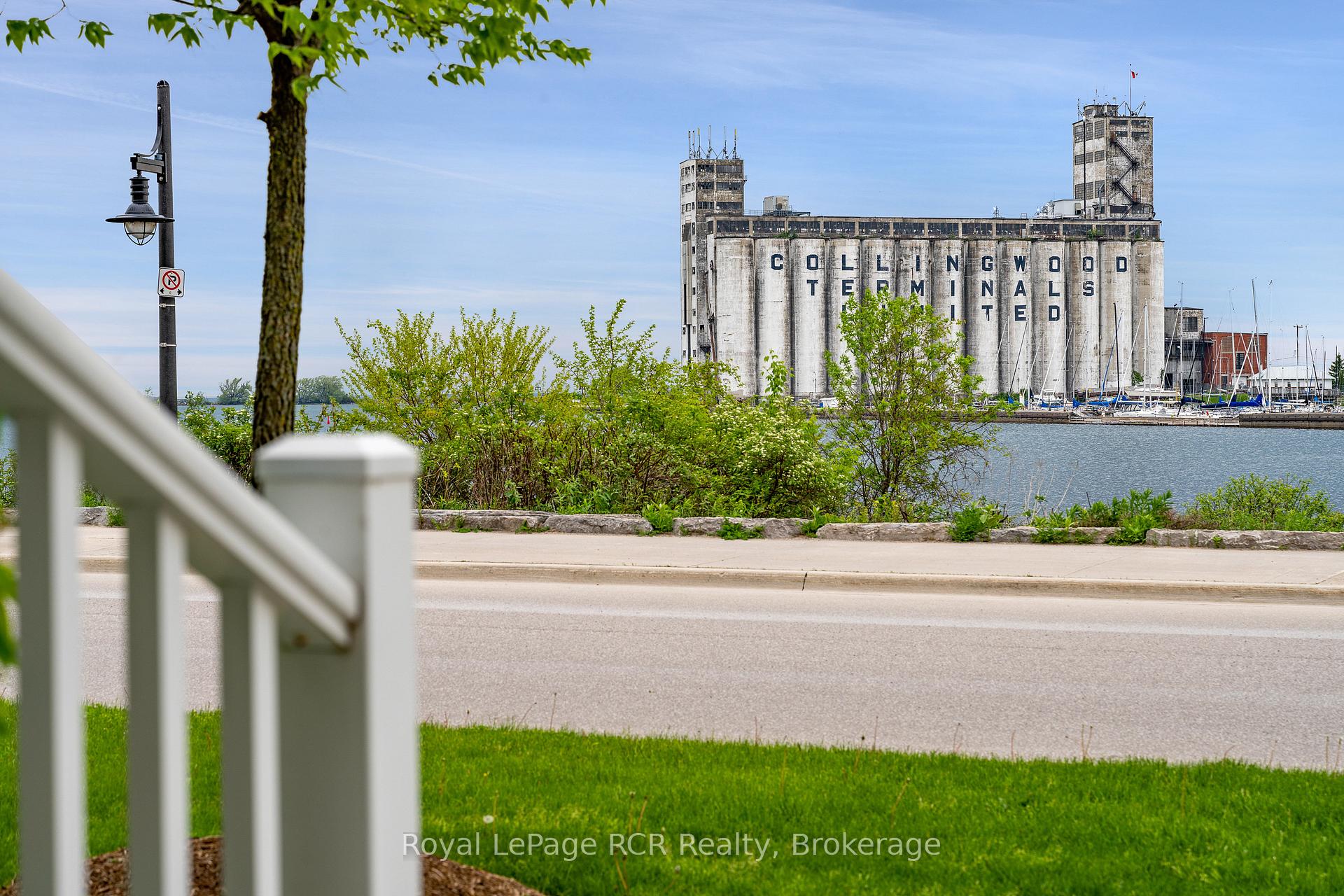 16 Wheelhouse Crescent, Collingwood — photo 3 of 5