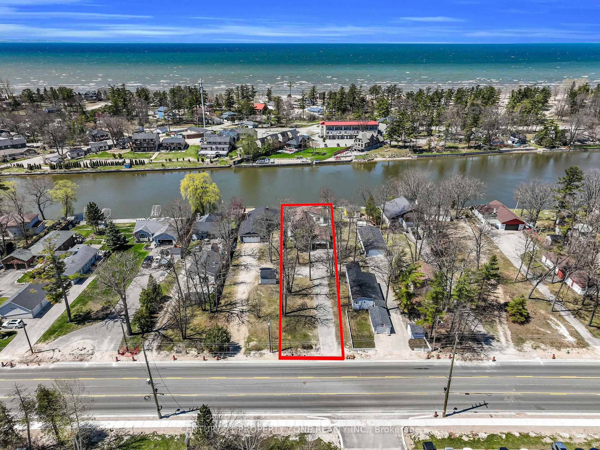 1312 W River Road W, Wasaga Beach — photo 4 of 5