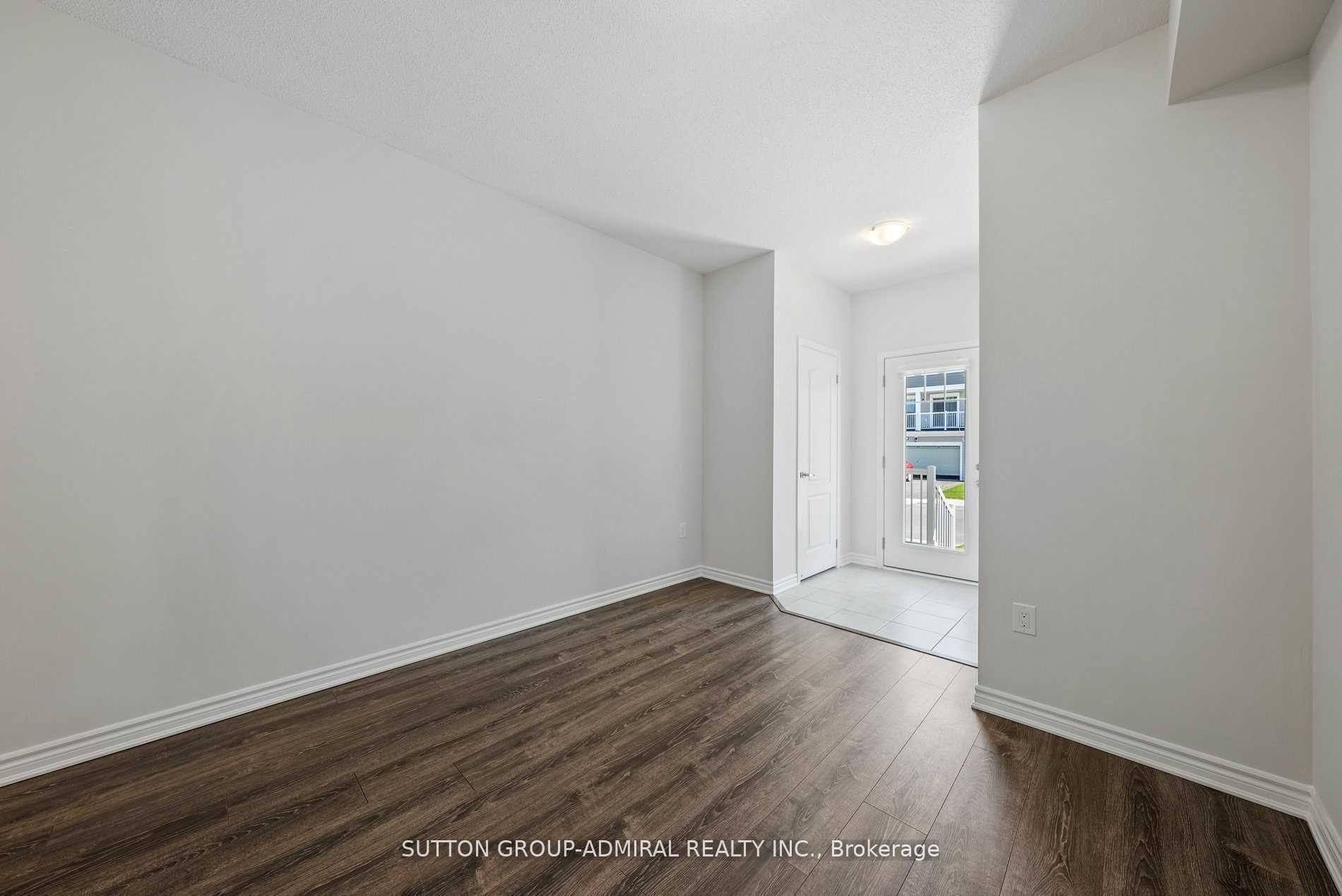 15 Hills Thistle Drive, Wasaga Beach — photo 2 of 5