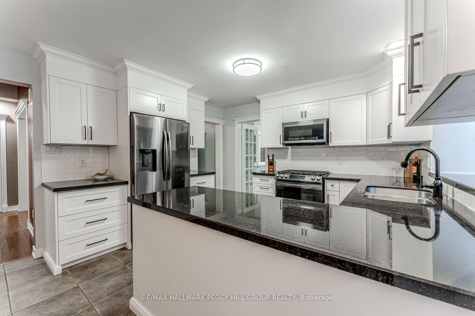 1096 Sunnidale Road, Springwater — photo 4 of 5
