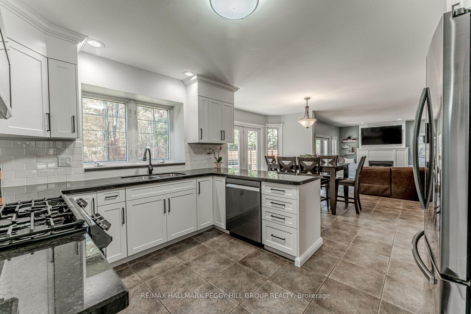 1096 Sunnidale Road, Springwater — photo 5 of 5