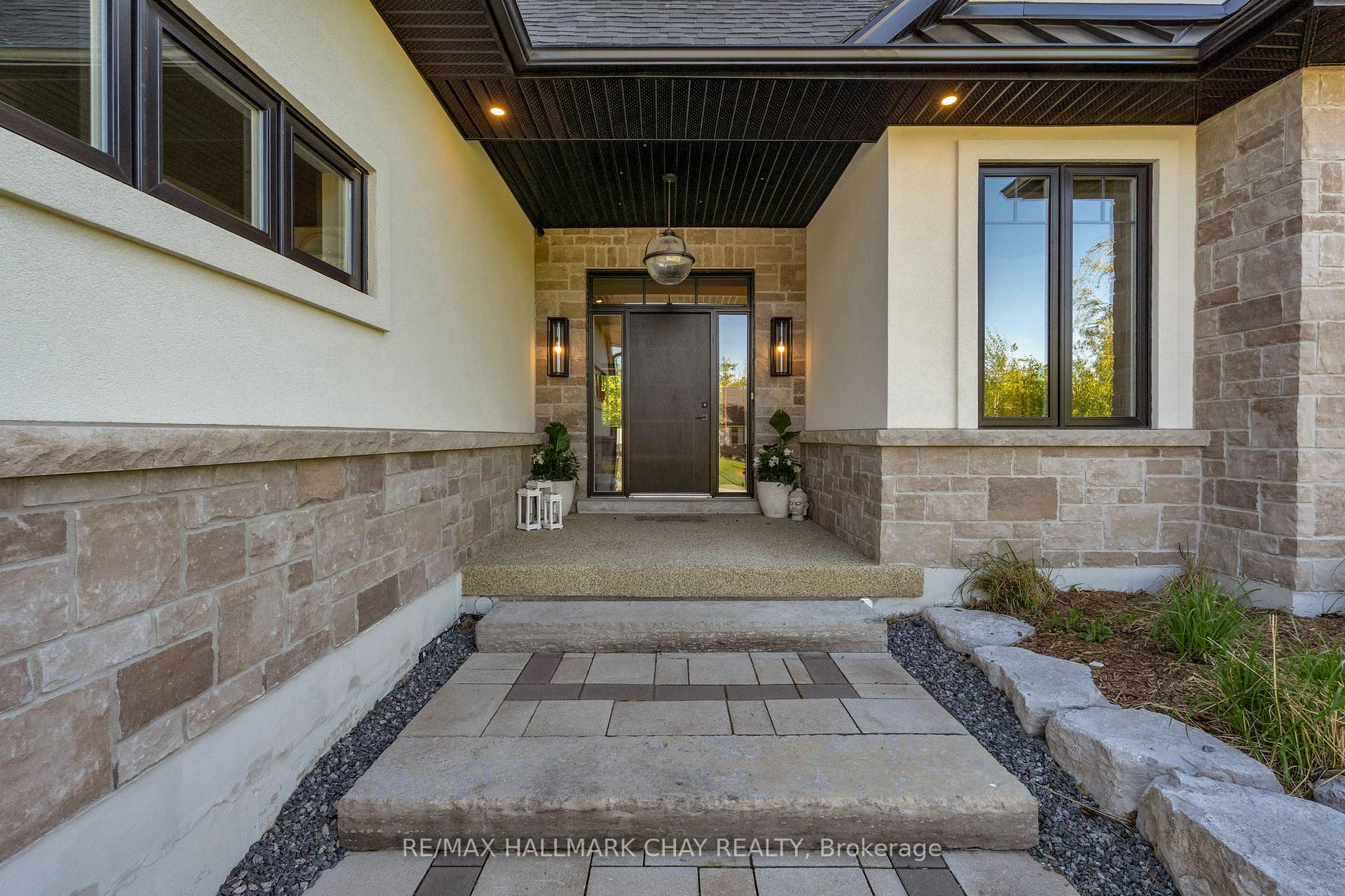 4 Walter James Parkway, Springwater — photo 4 of 5