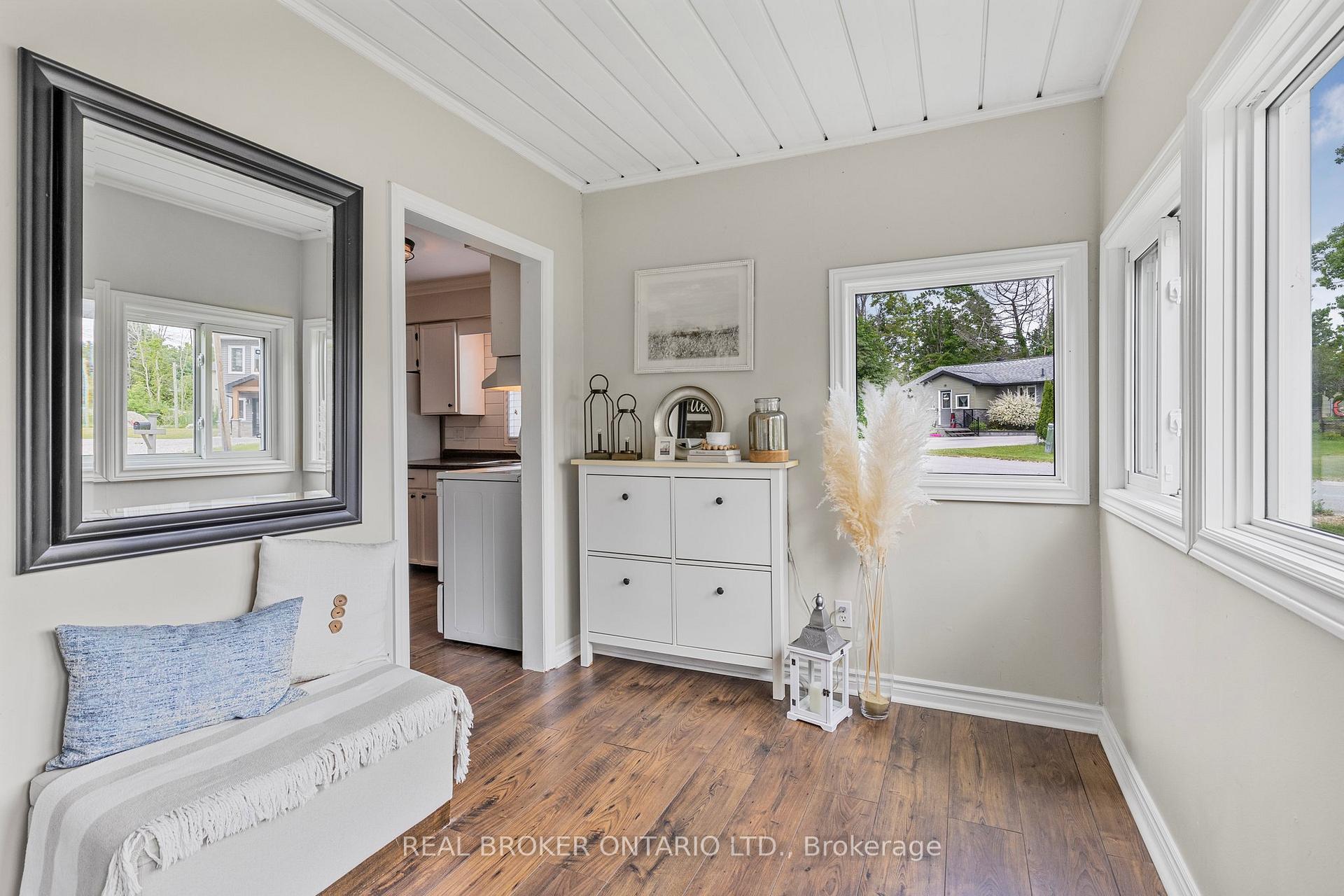 23 Owen Road, Oro-Medonte — photo 2 of 5