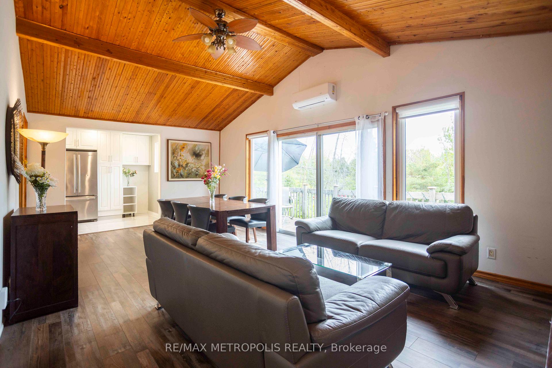 56 Georgian Manor Drive, Collingwood — photo 5 of 5
