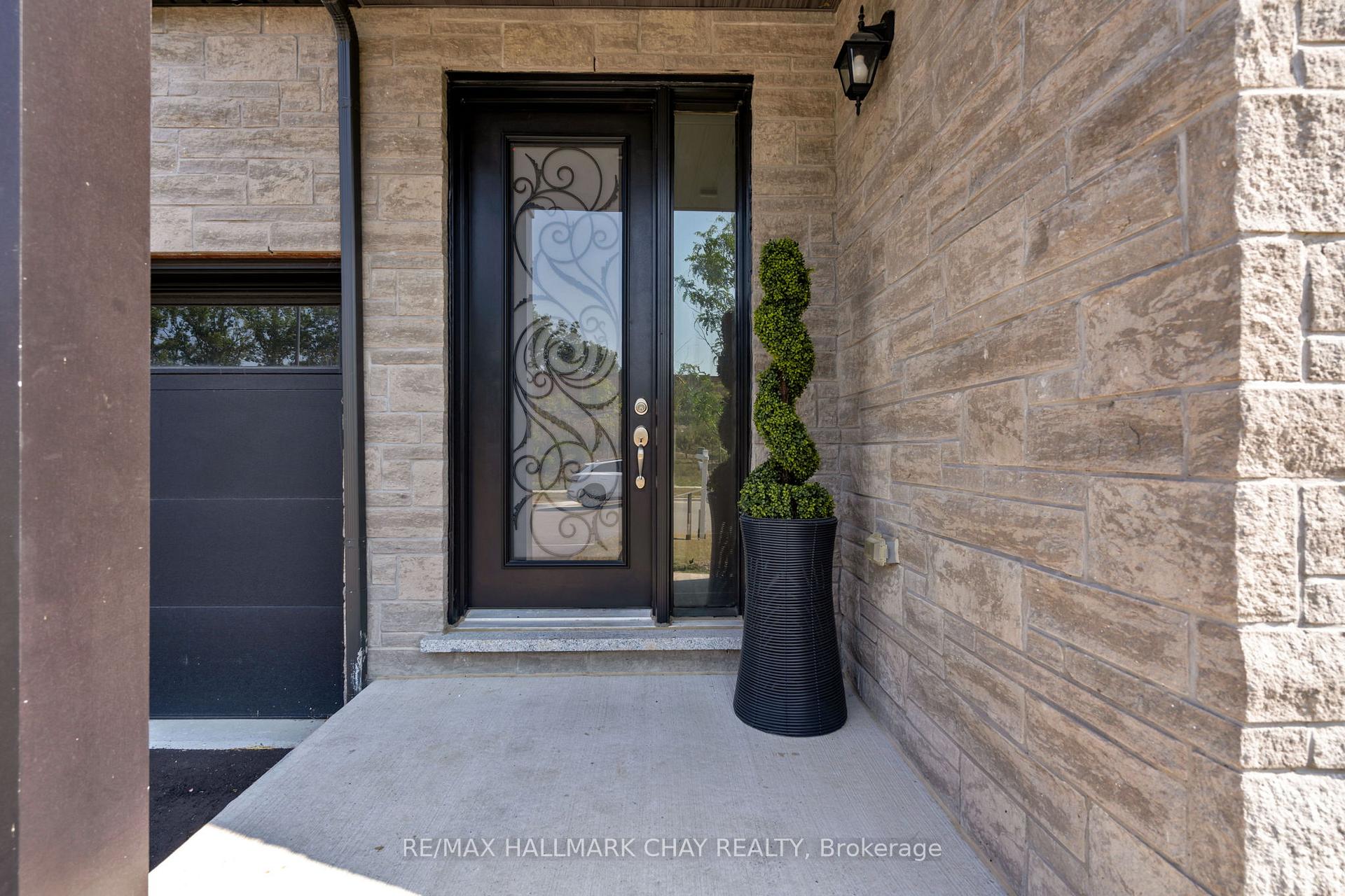 43 Calypso Avenue, Springwater — photo 2 of 5