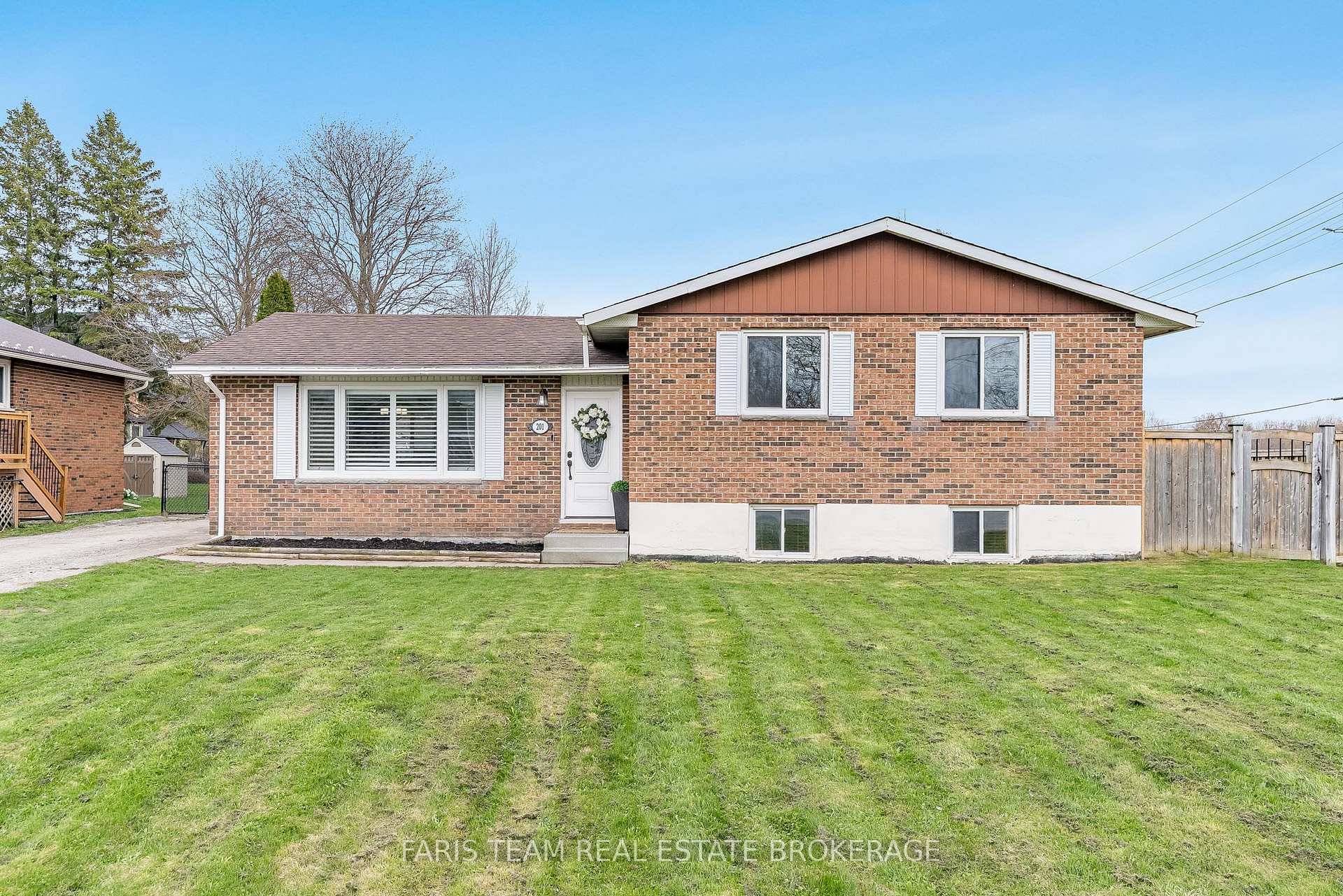 201 Christopher Street, Clearview, ON L0M 1S0 — Clearview, Ontario