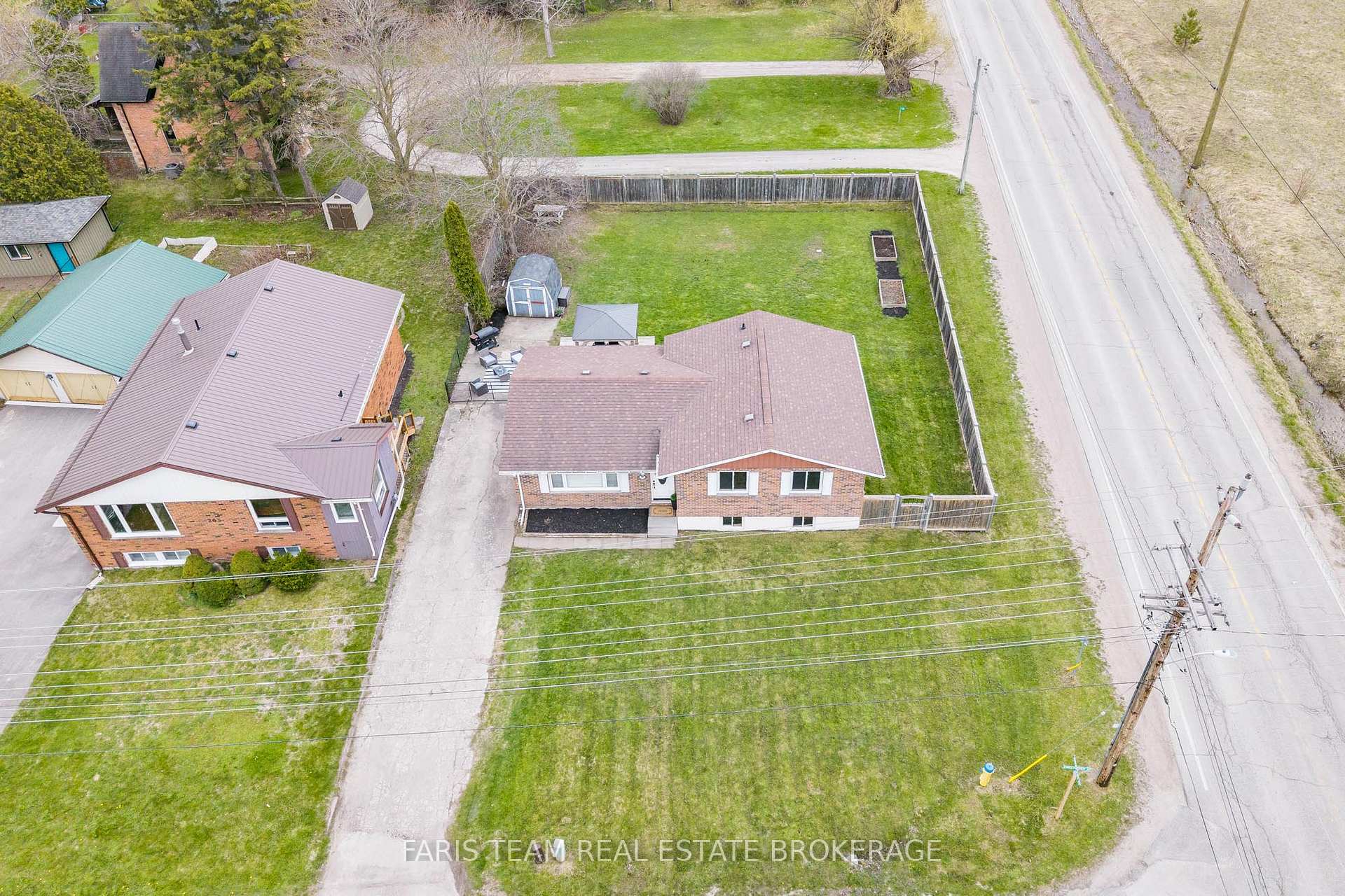 201 Christopher Street, Clearview — photo 2 of 5