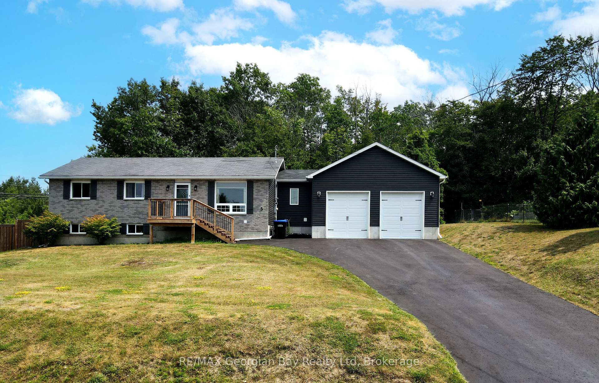 5 Easton Avenue, Tay, ON L0K 1R0 — Tay, Ontario