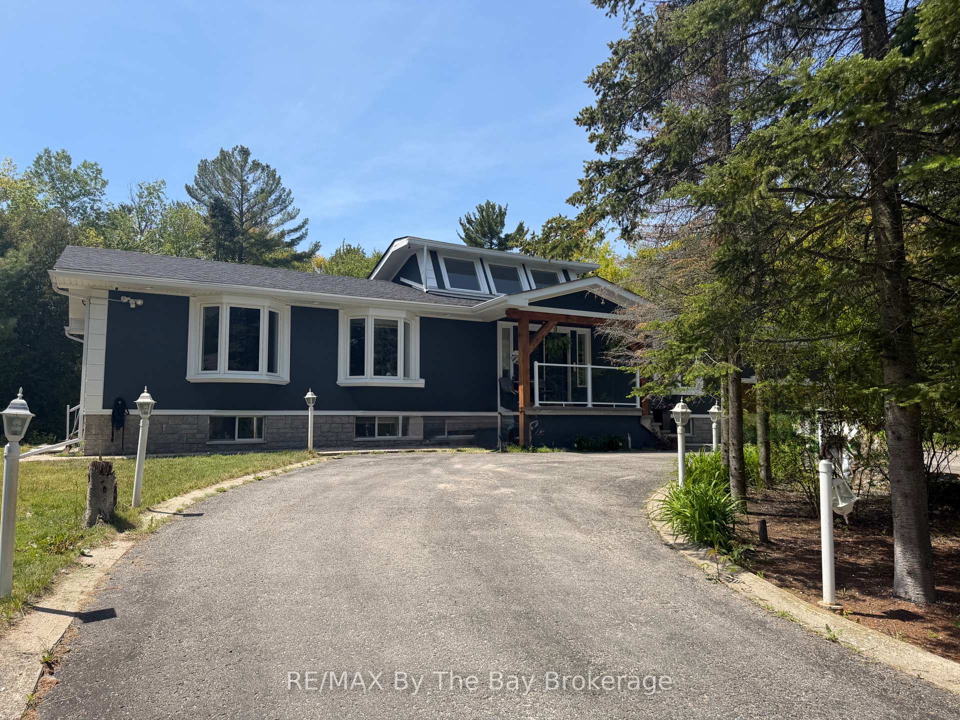 24 Bridlewood Crescent, Wasaga Beach — photo 2 of 5