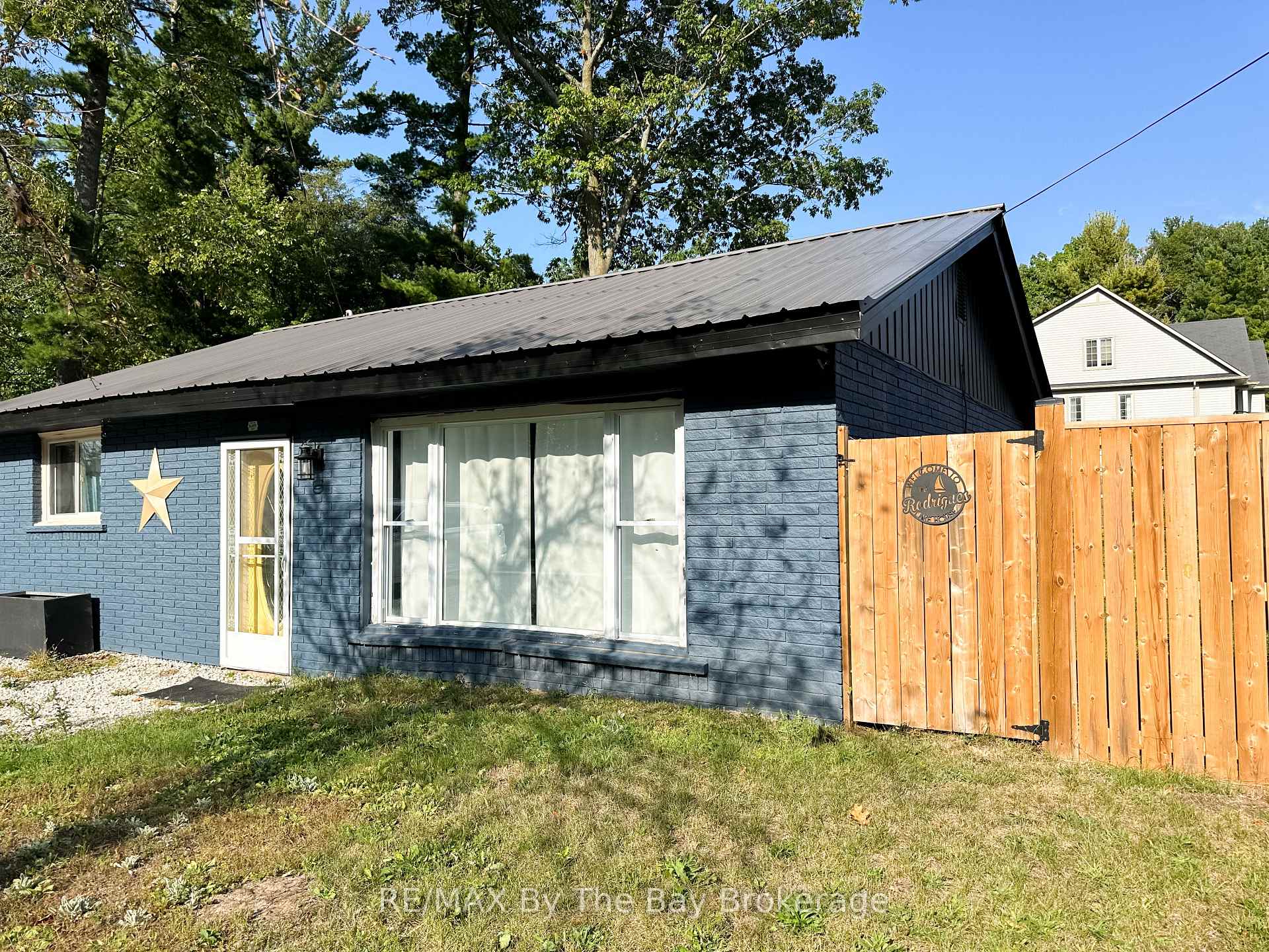 339 Zoo Park Road, Wasaga Beach — photo 2 of 5