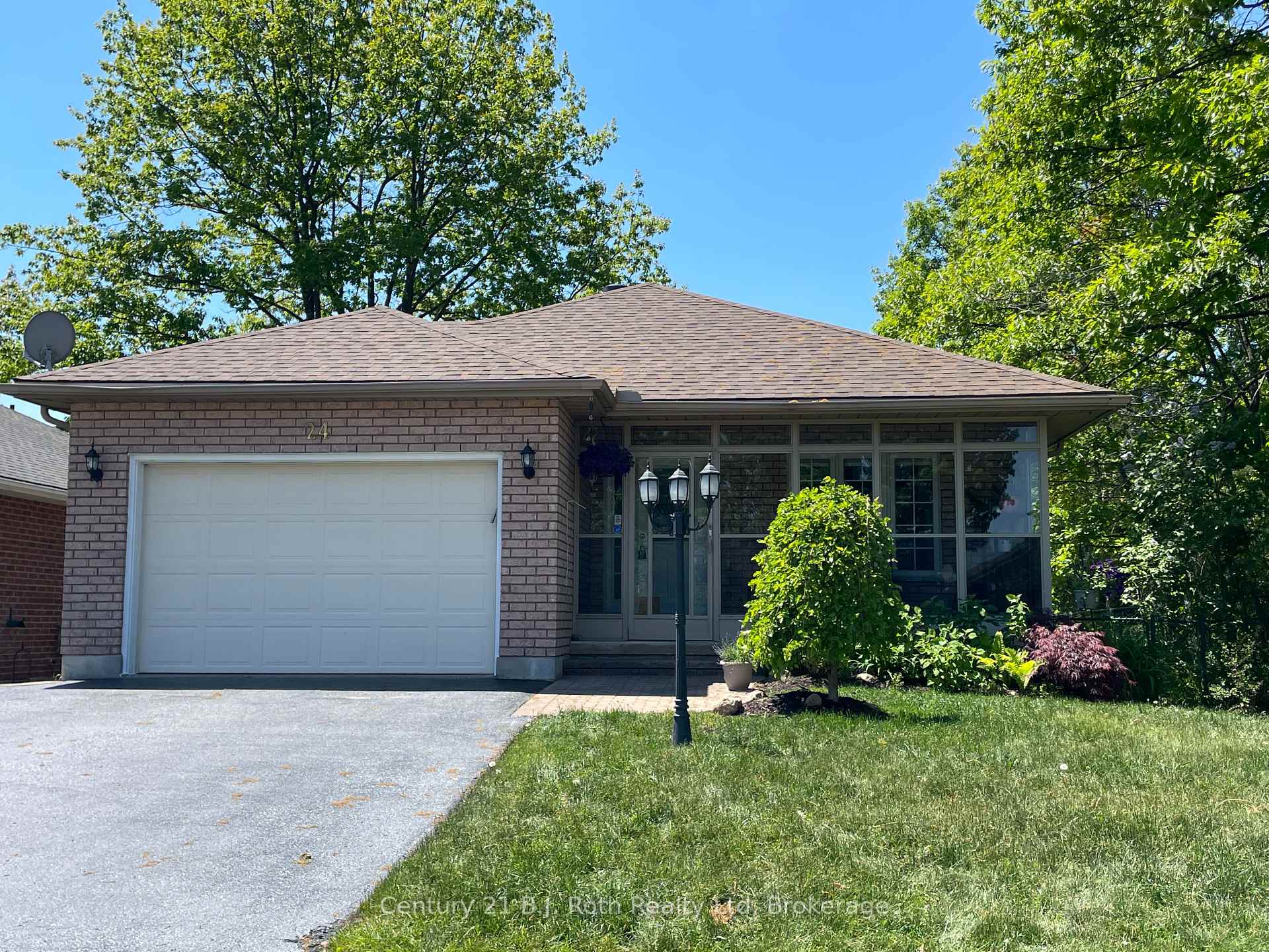 24 Marchand Drive, Penetanguishene, ON L9M 2J2 — Penetanguishene, Ontario