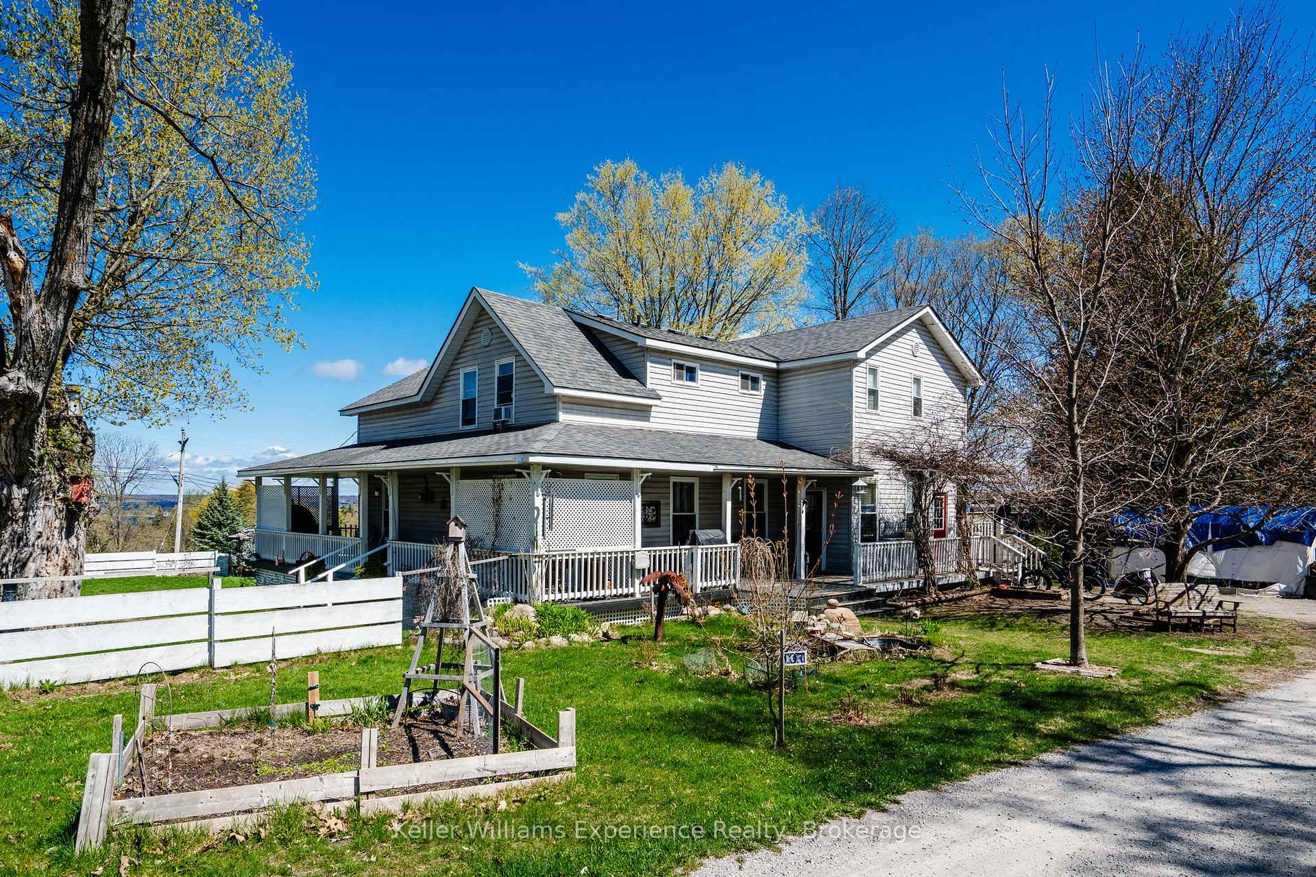107 Pine Street, Tay, ON L0K 2C0 — Tay, Ontario