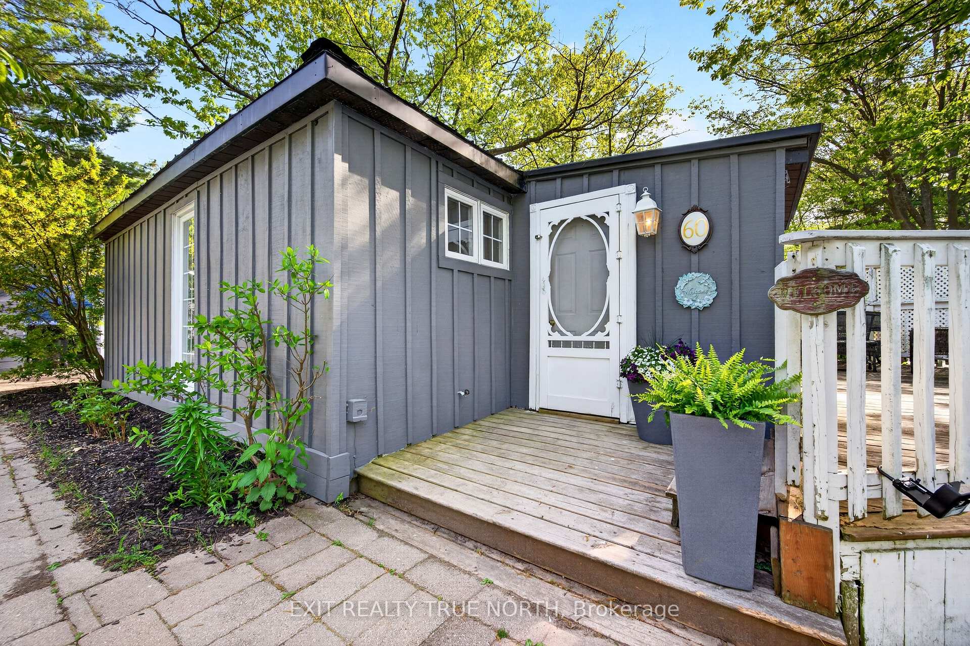 60 Parkwood Drive, Wasaga Beach, ON L9Z 2T2 — Wasaga Beach, Ontario