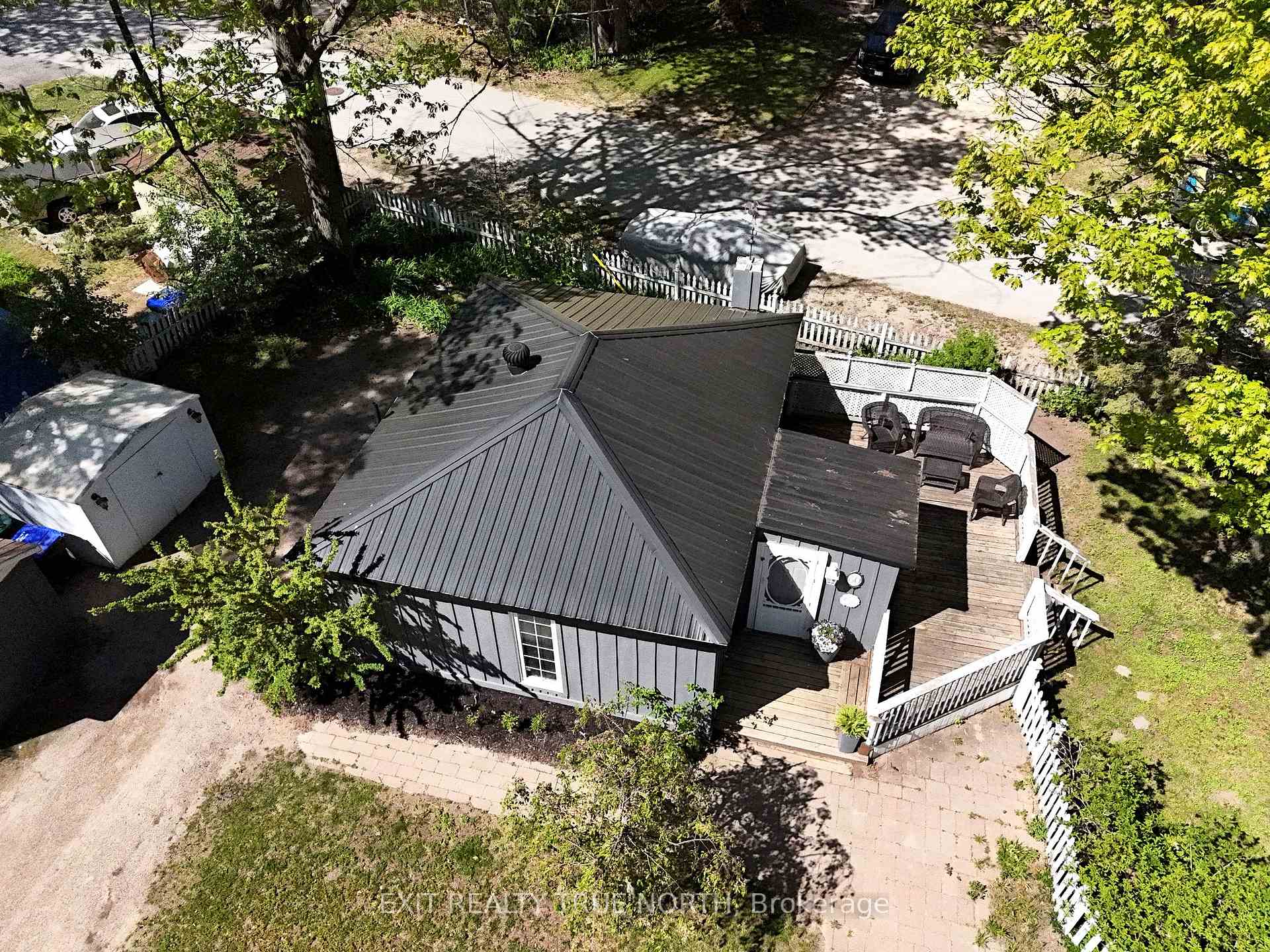 60 Parkwood Drive, Wasaga Beach — photo 2 of 5