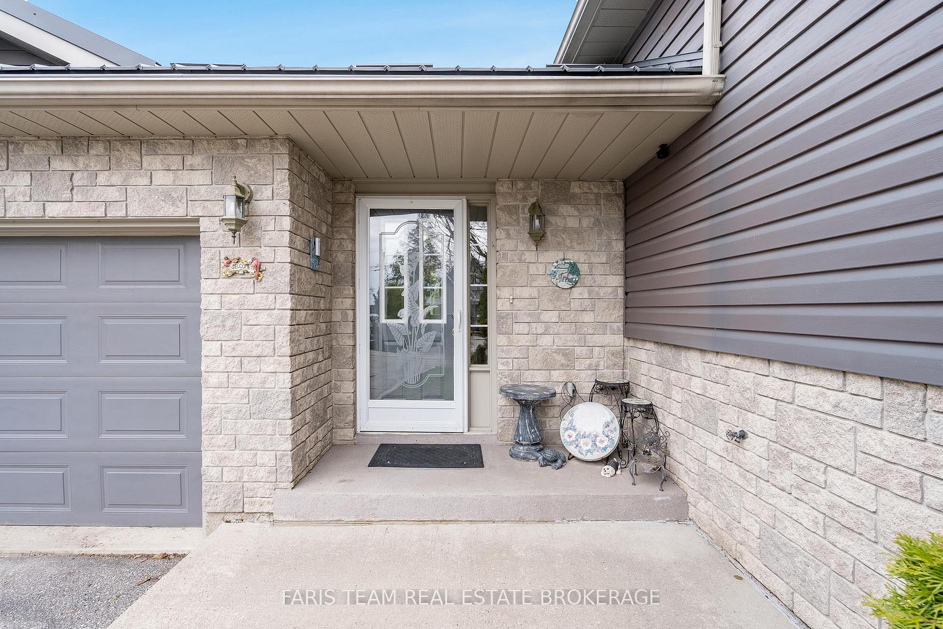 46 Greenwood Avenue, Oro-Medonte — photo 2 of 5