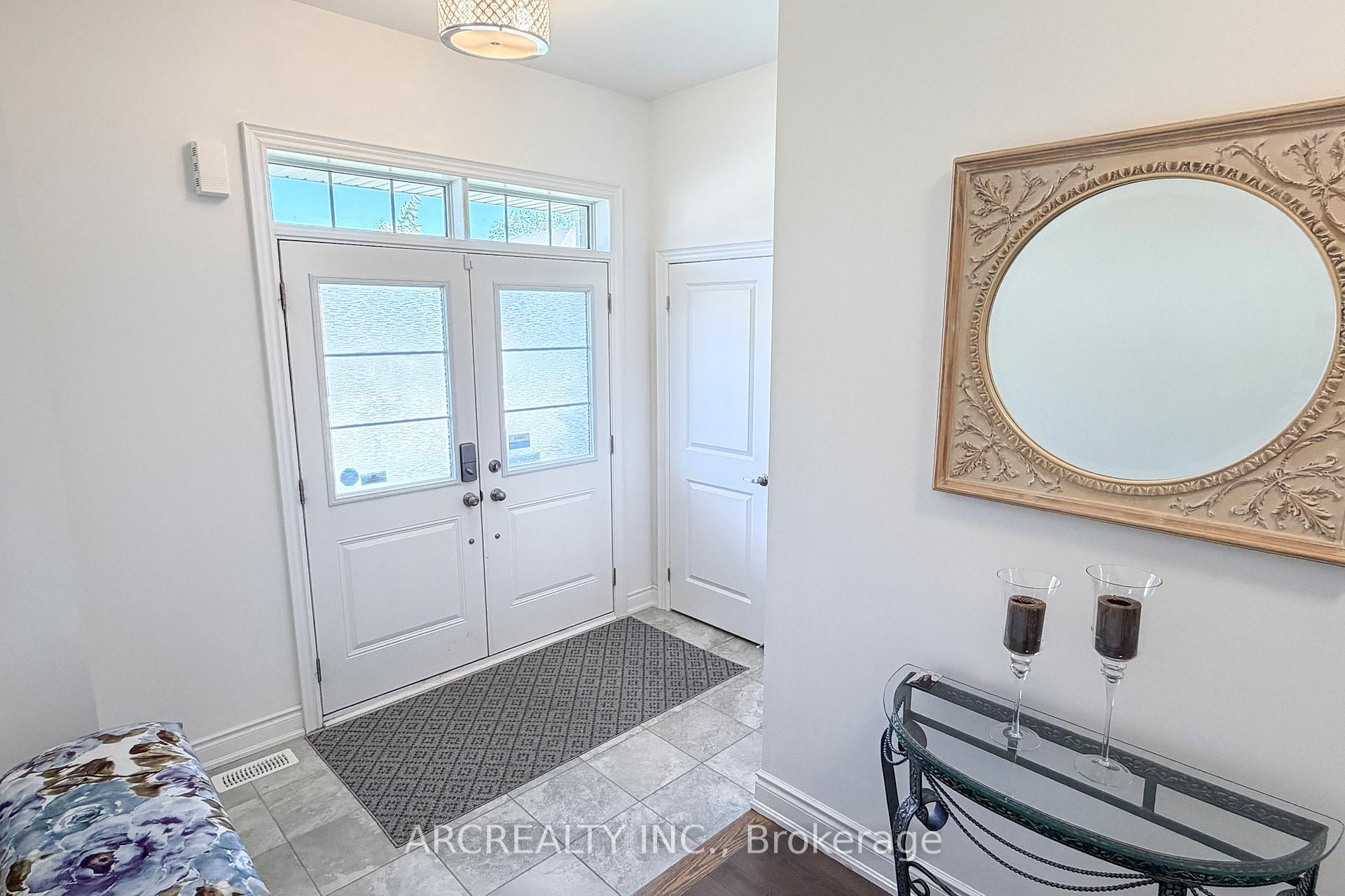 18 Emerald Street, Wasaga Beach — photo 3 of 5