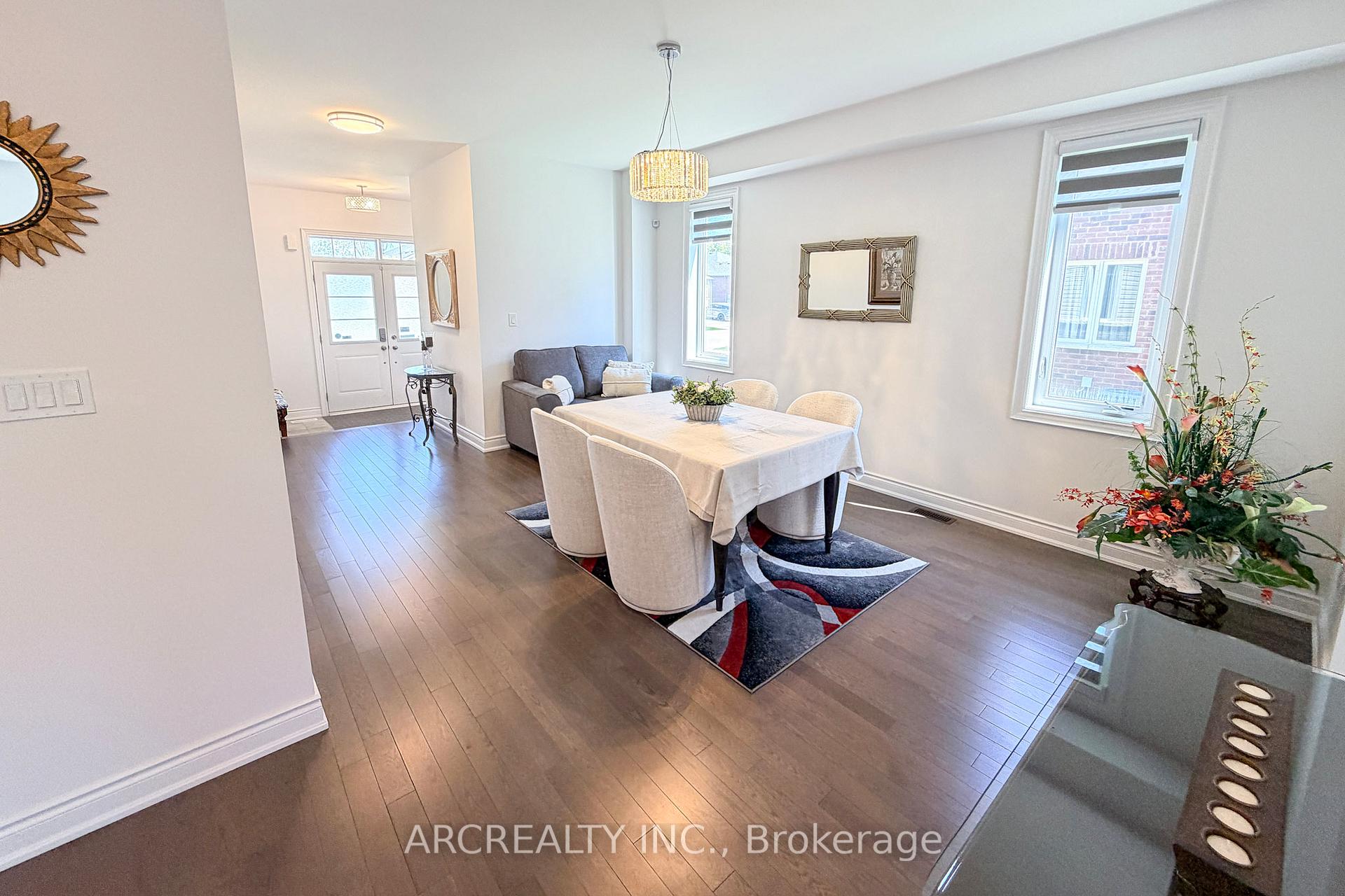 18 Emerald Street, Wasaga Beach — photo 4 of 5