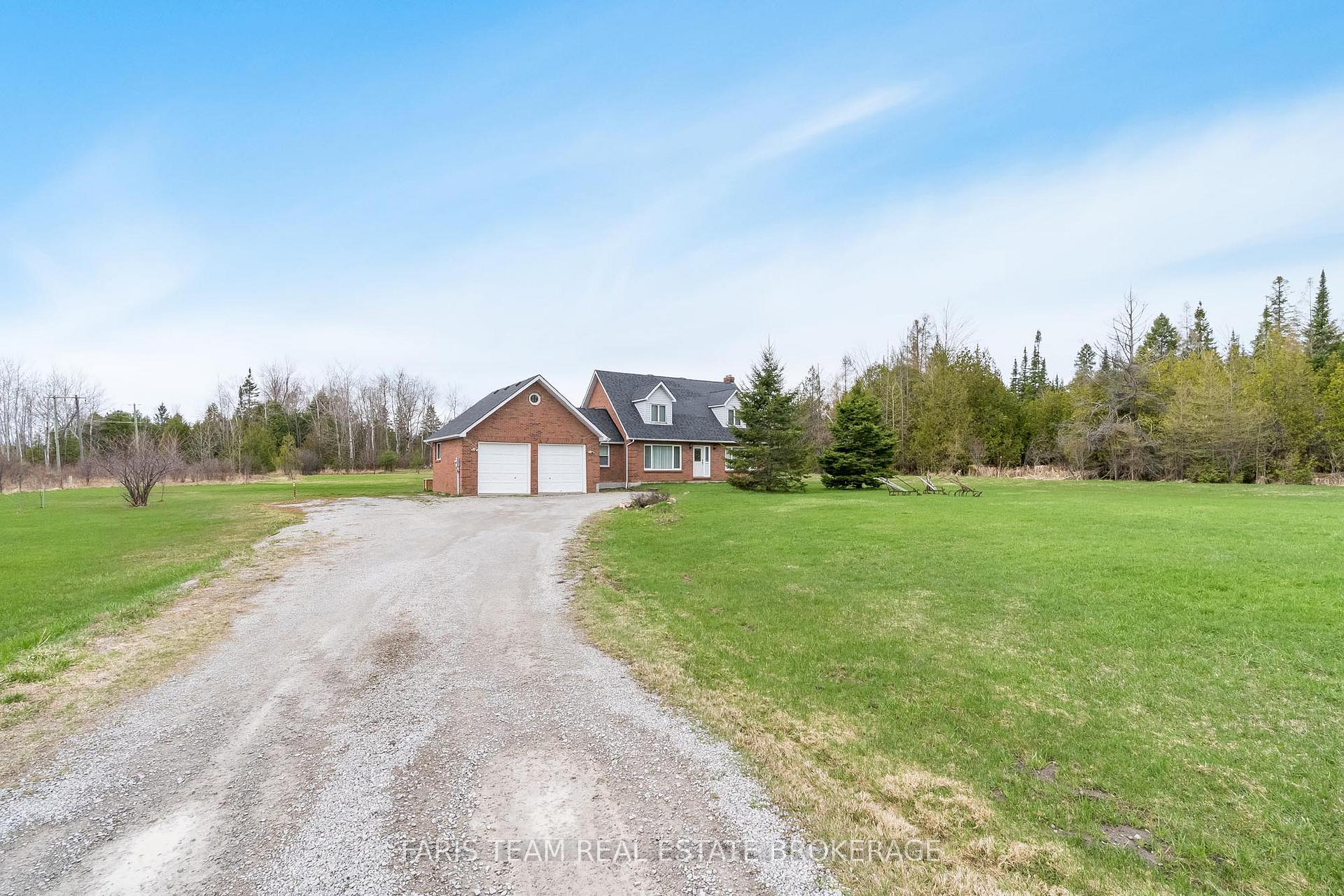 2104 Newton Street, Tay — photo 2 of 5