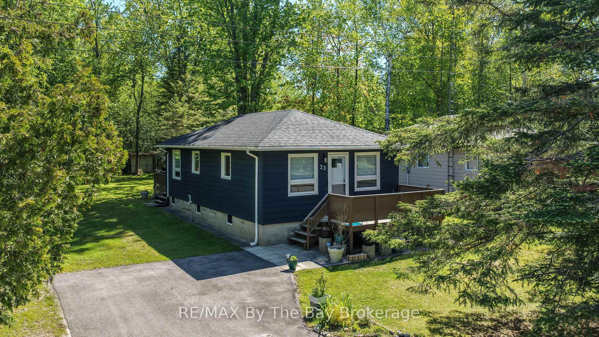 23 Sunnidale Road N, Wasaga Beach, ON L9Z 2B7 — Wasaga Beach, Ontario