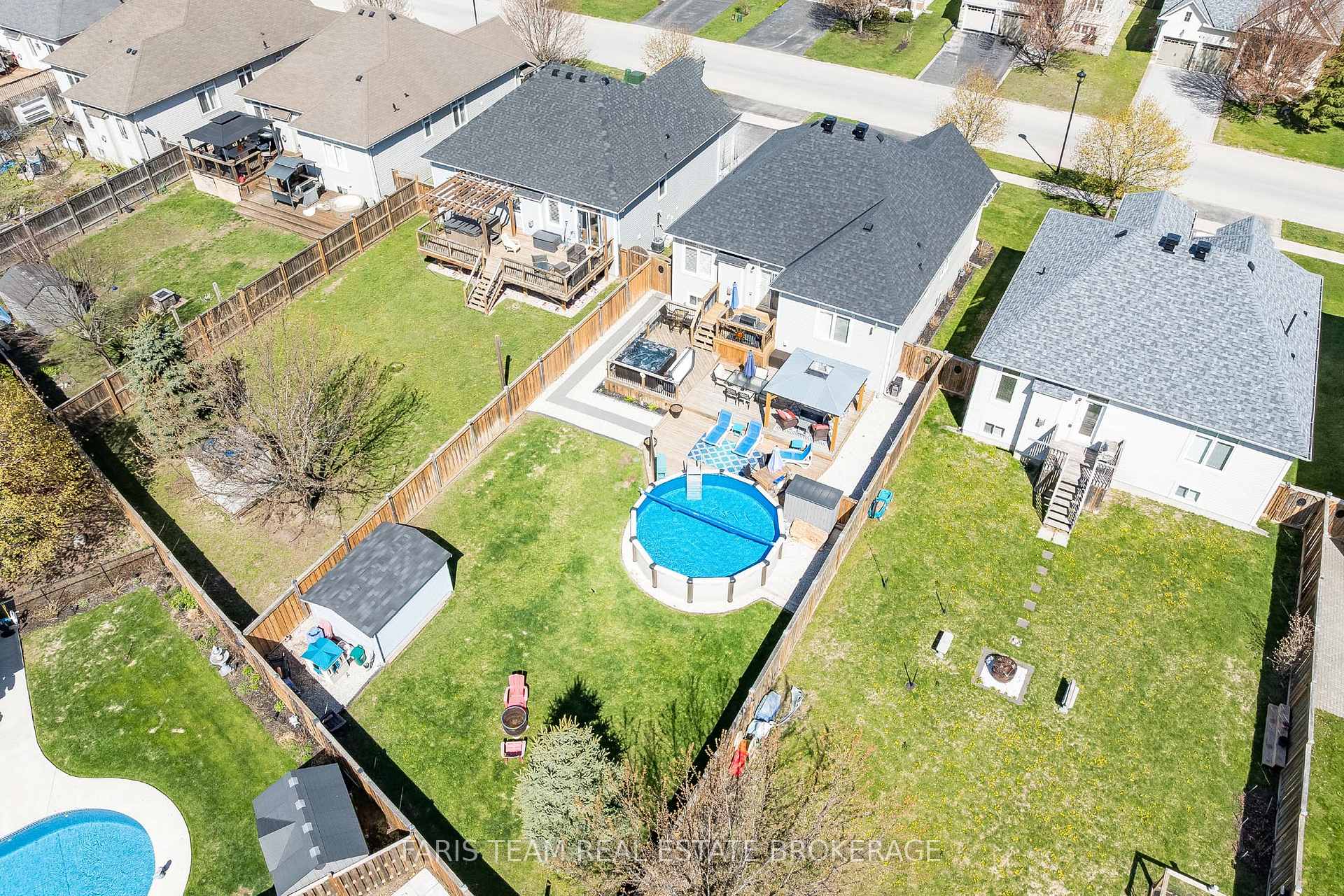 9 Broadpoint Street, Wasaga Beach — photo 2 of 5