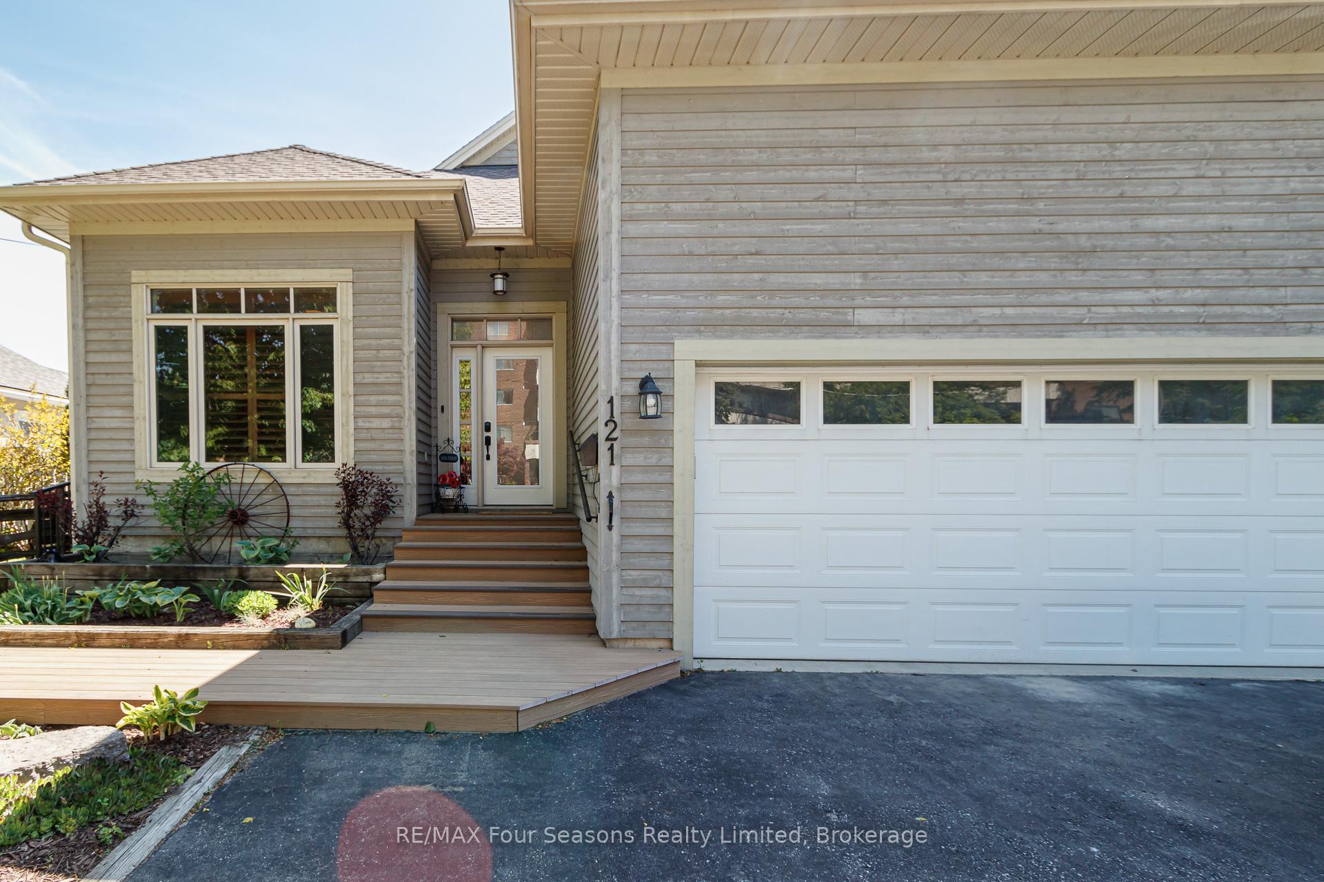 121 Elm Street, Collingwood — photo 2 of 5