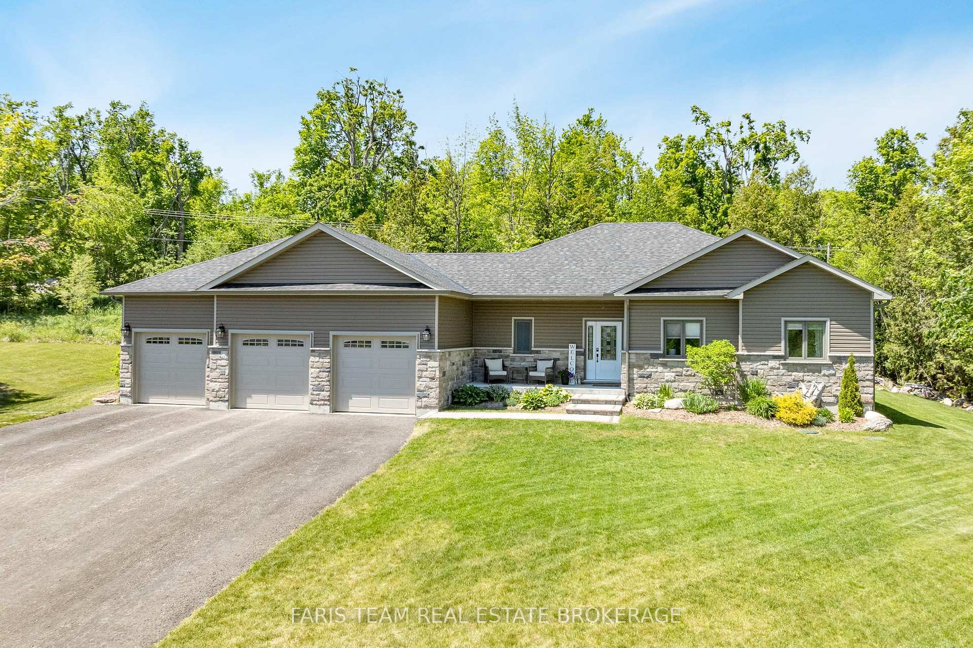 44 Bachly Avenue, Oro-Medonte, ON L0K 1N0 — Oro-Medonte, Ontario