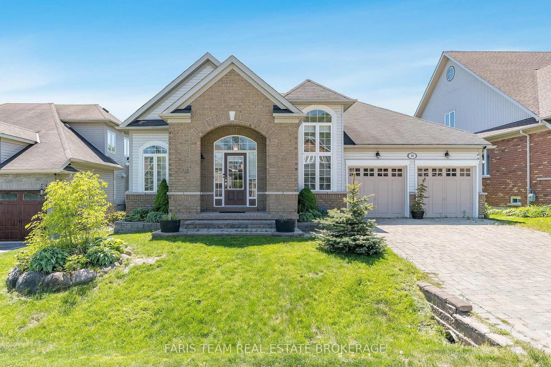 16 Landscape Drive, Oro-Medonte, ON L0L 2L0 — Oro-Medonte, Ontario