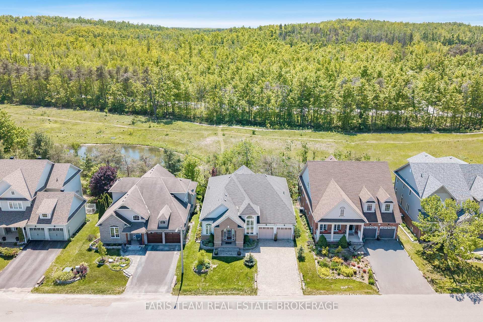 16 Landscape Drive, Oro-Medonte — photo 2 of 5