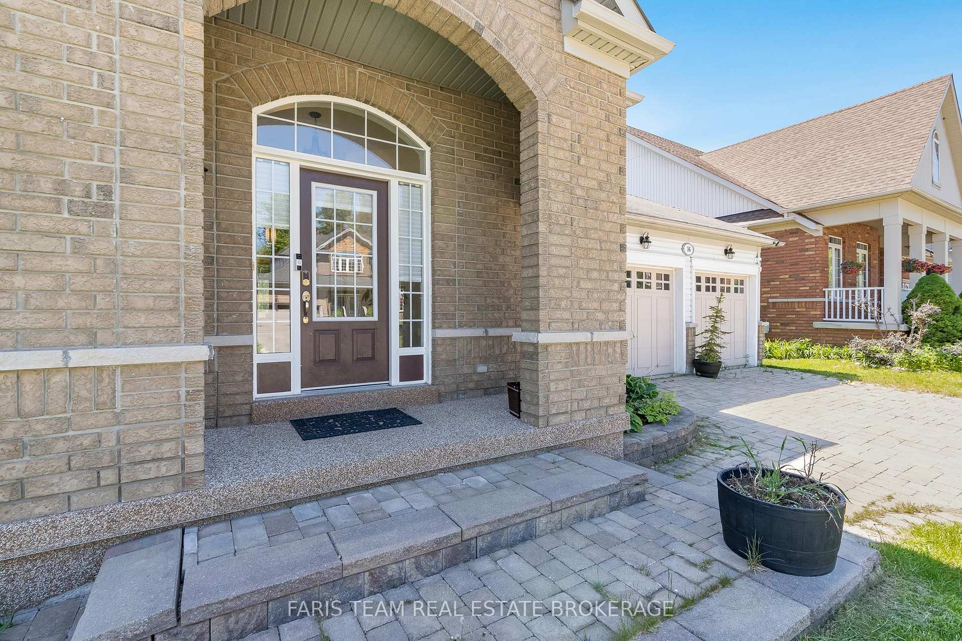 16 Landscape Drive, Oro-Medonte — photo 4 of 5